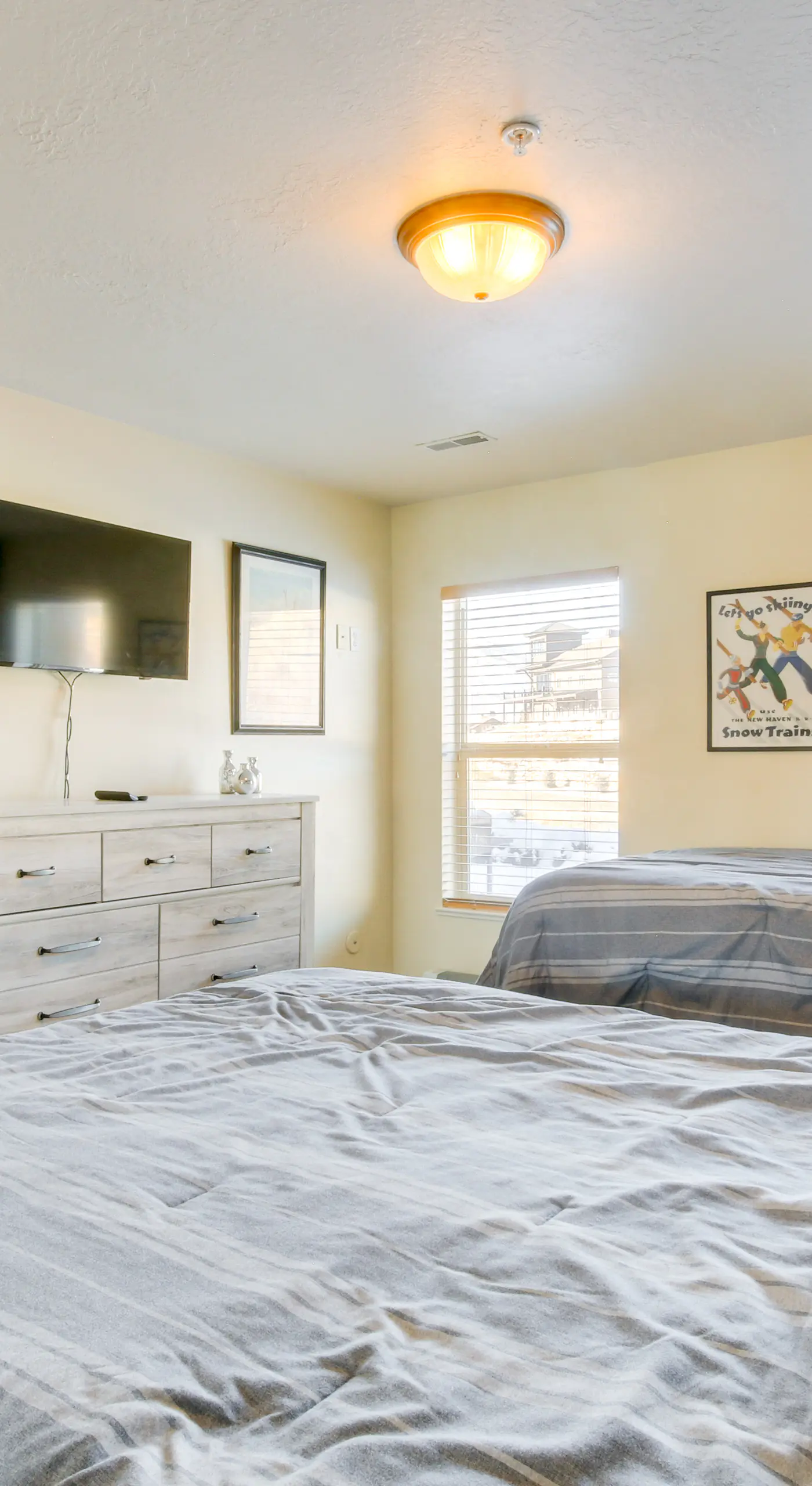 6 Mi to Powder Mtn w/ Shuttle: Cozy Eden Condo!