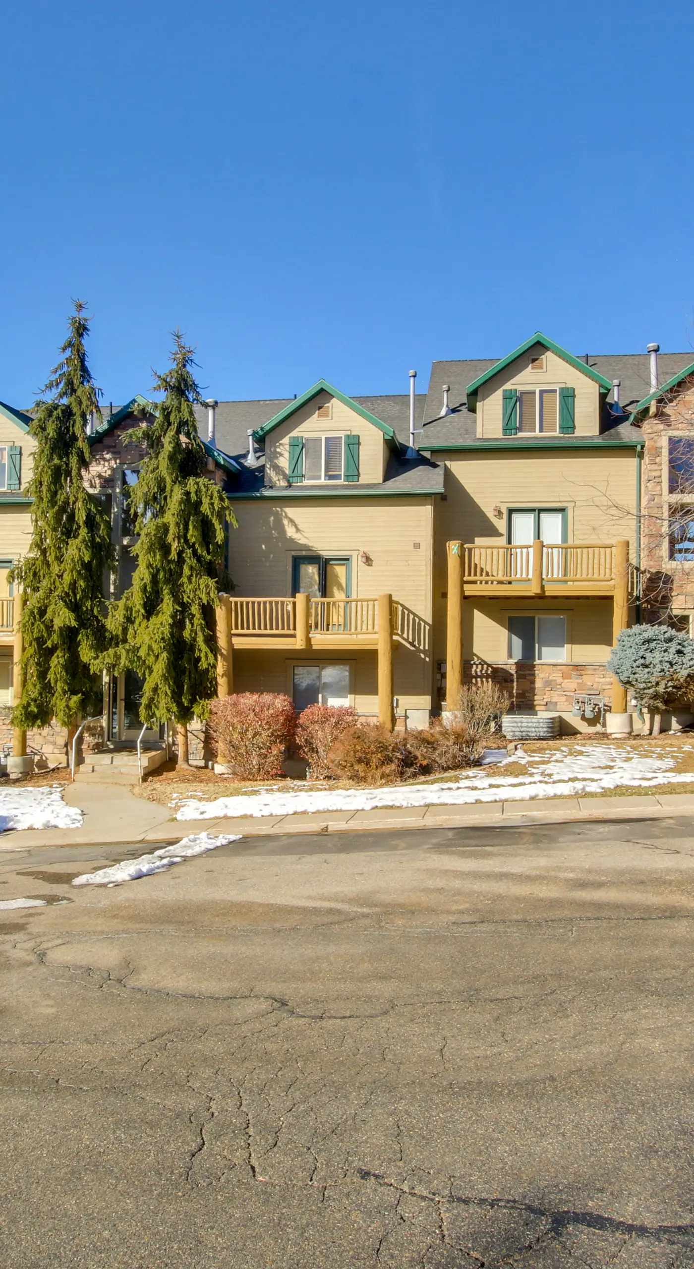 6 Mi to Powder Mtn w/ Shuttle: Cozy Eden Condo!