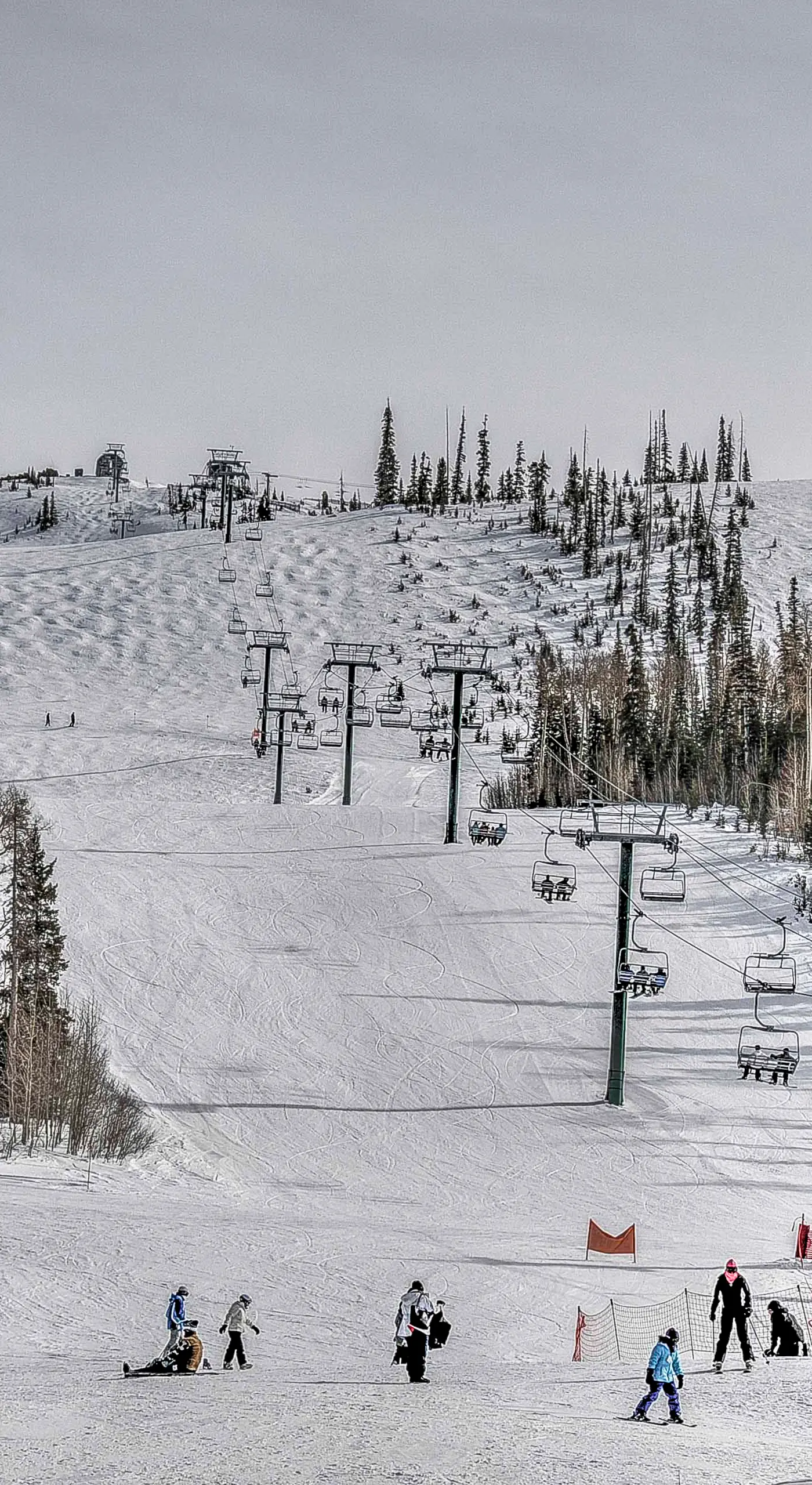 Mountainside Paradise: Ski-In/Ski-Out Resort Condo