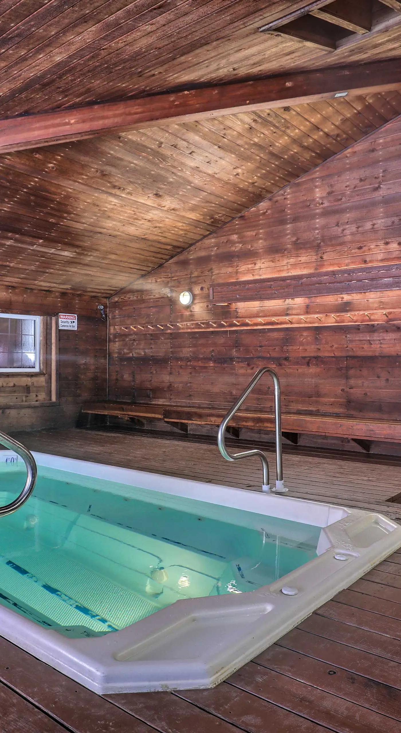 Mountainside Paradise: Ski-In/Ski-Out Resort Condo