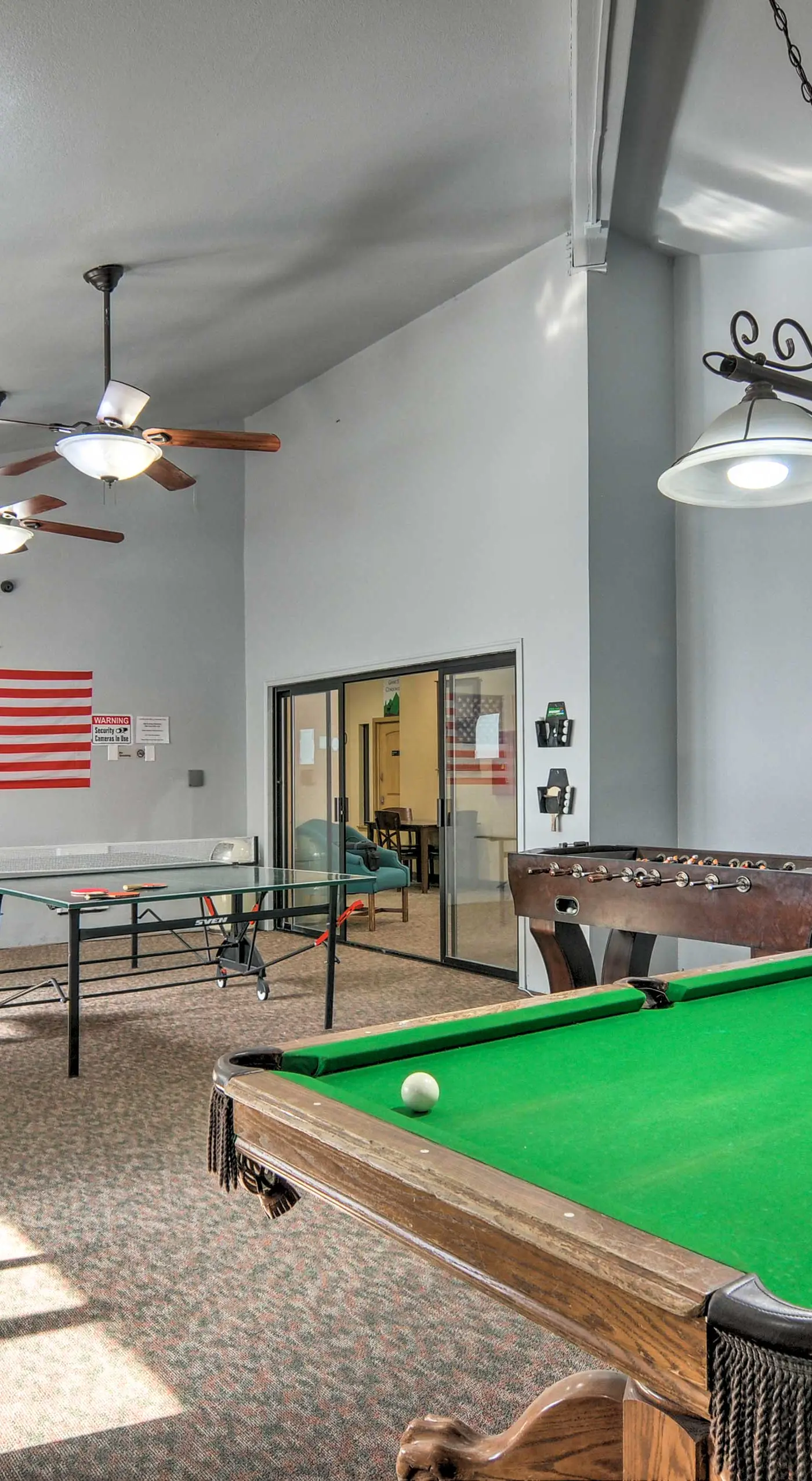 Mountainside Paradise: Ski-In/Ski-Out Resort Condo