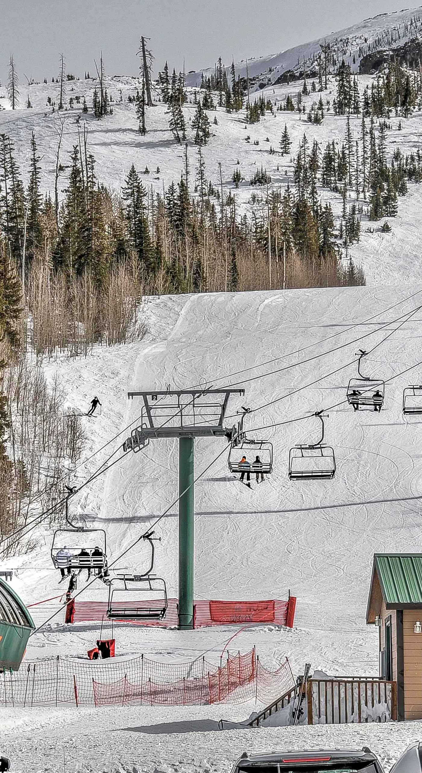 Mountainside Paradise: Ski-In/Ski-Out Resort Condo
