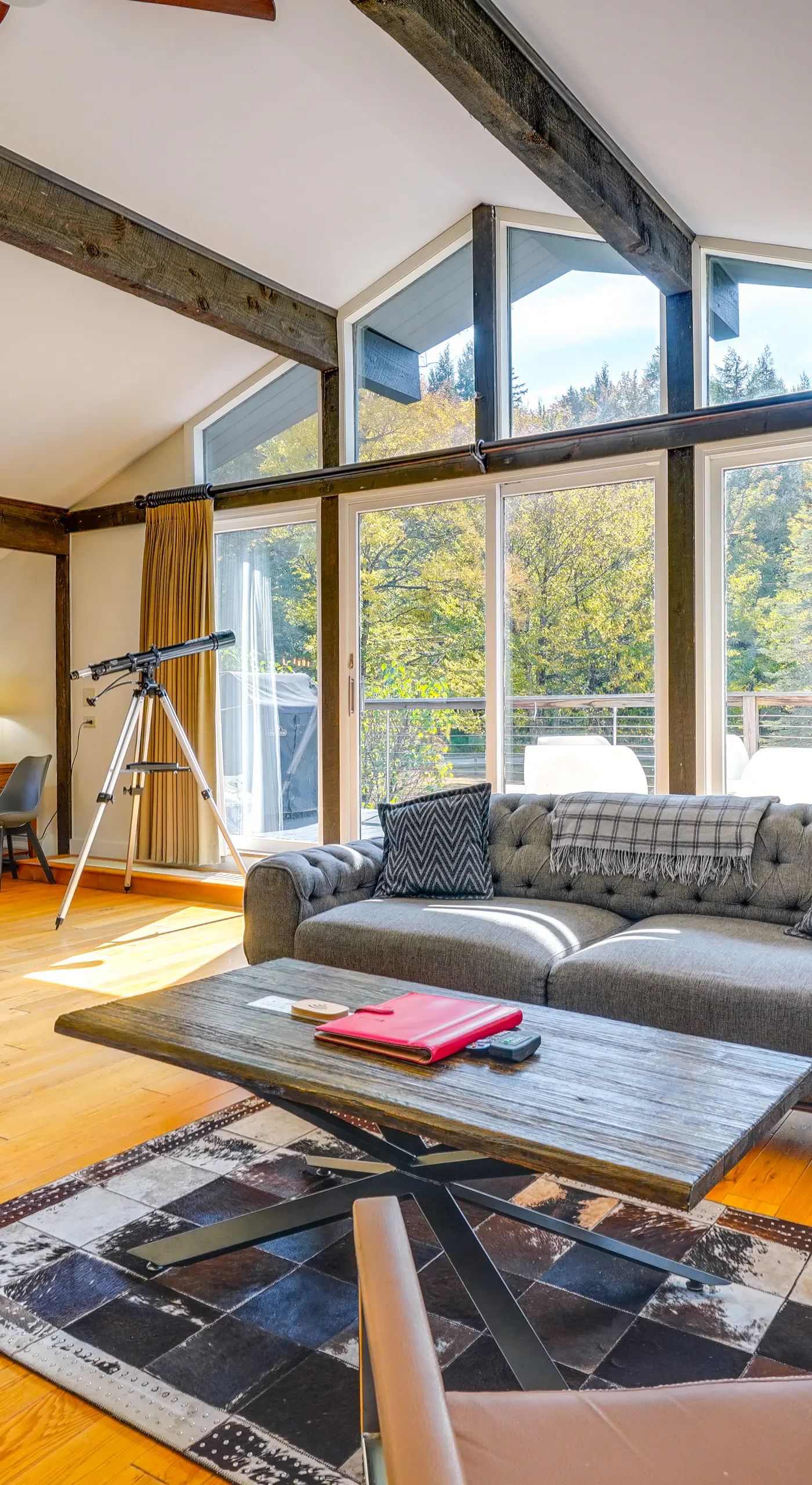Luxe 5,000 Sq Ft Retreat: 5 Mi to Stratton Resort