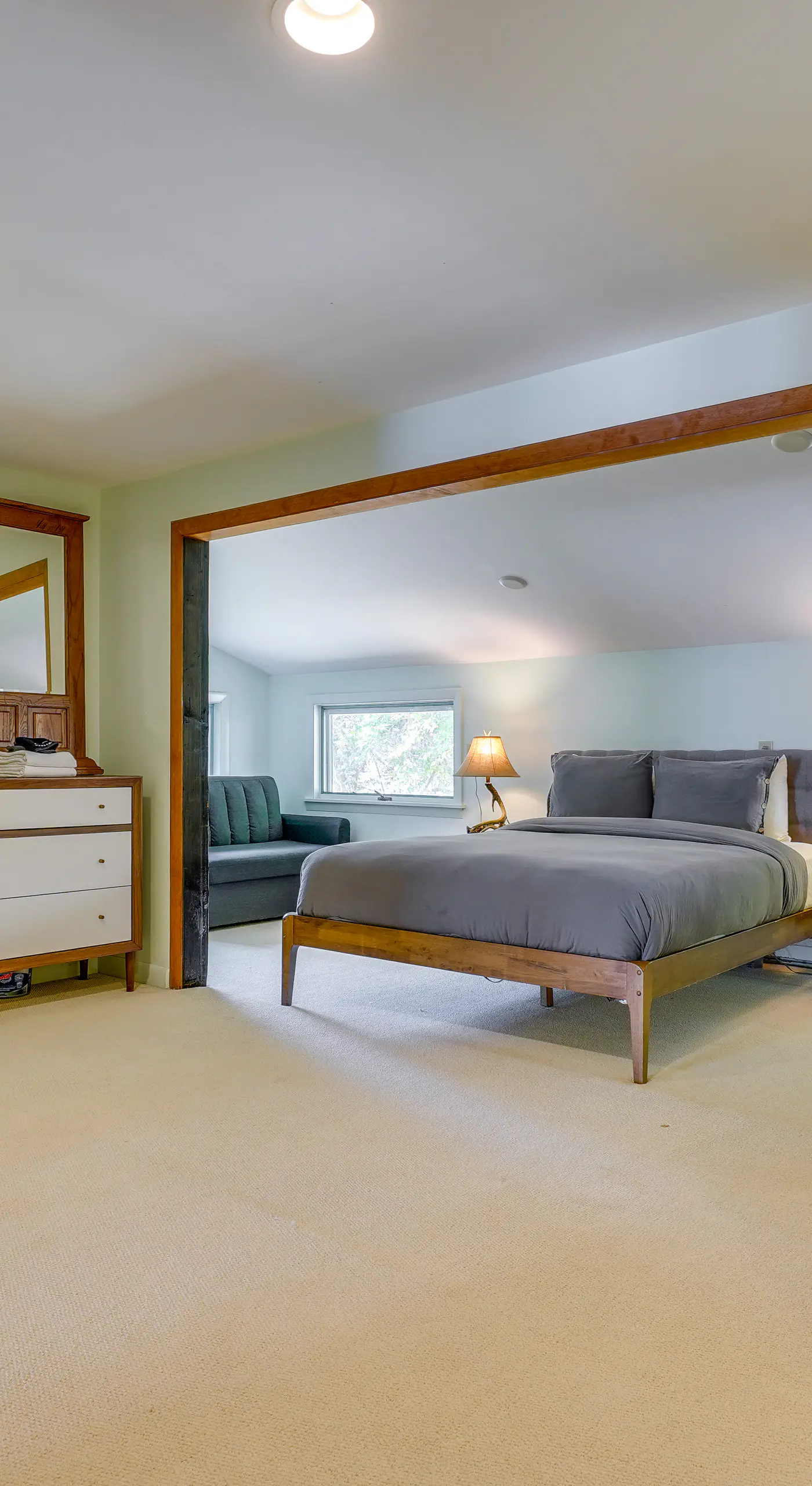 Luxe 5,000 Sq Ft Retreat: 5 Mi to Stratton Resort