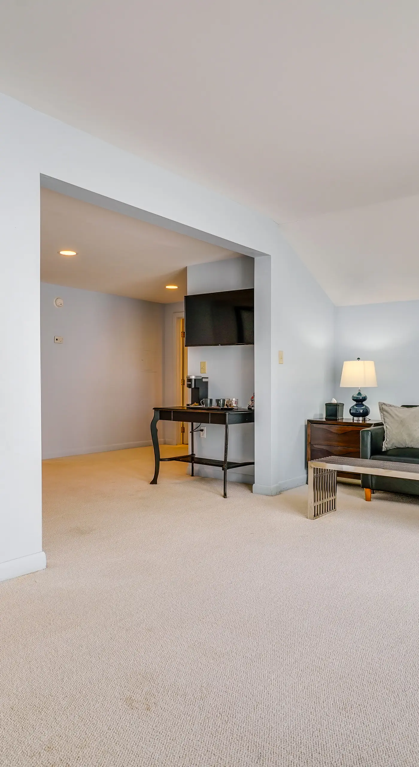 Luxe 5,000 Sq Ft Retreat: 5 Mi to Stratton Resort
