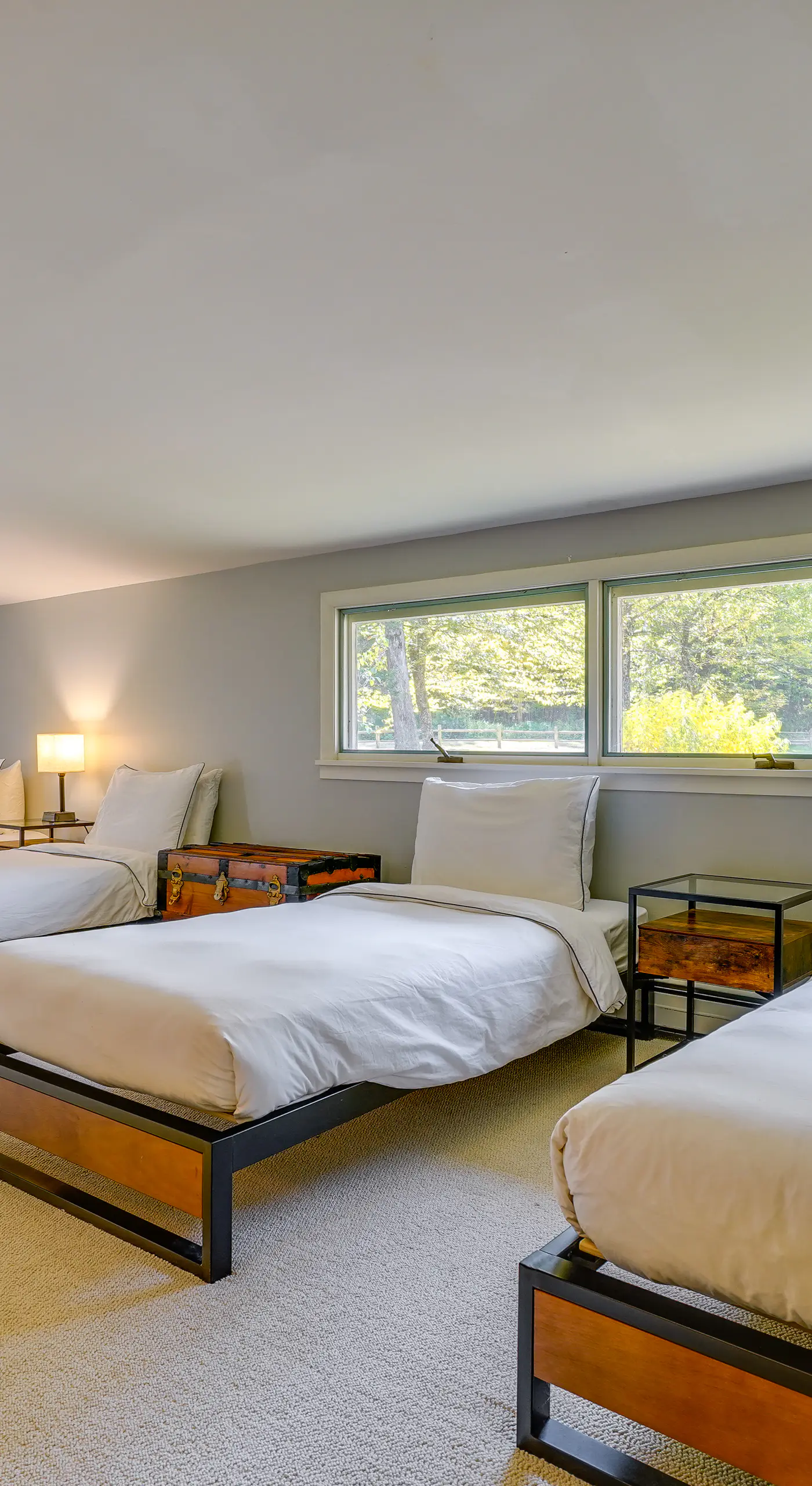 Luxe 5,000 Sq Ft Retreat: 5 Mi to Stratton Resort