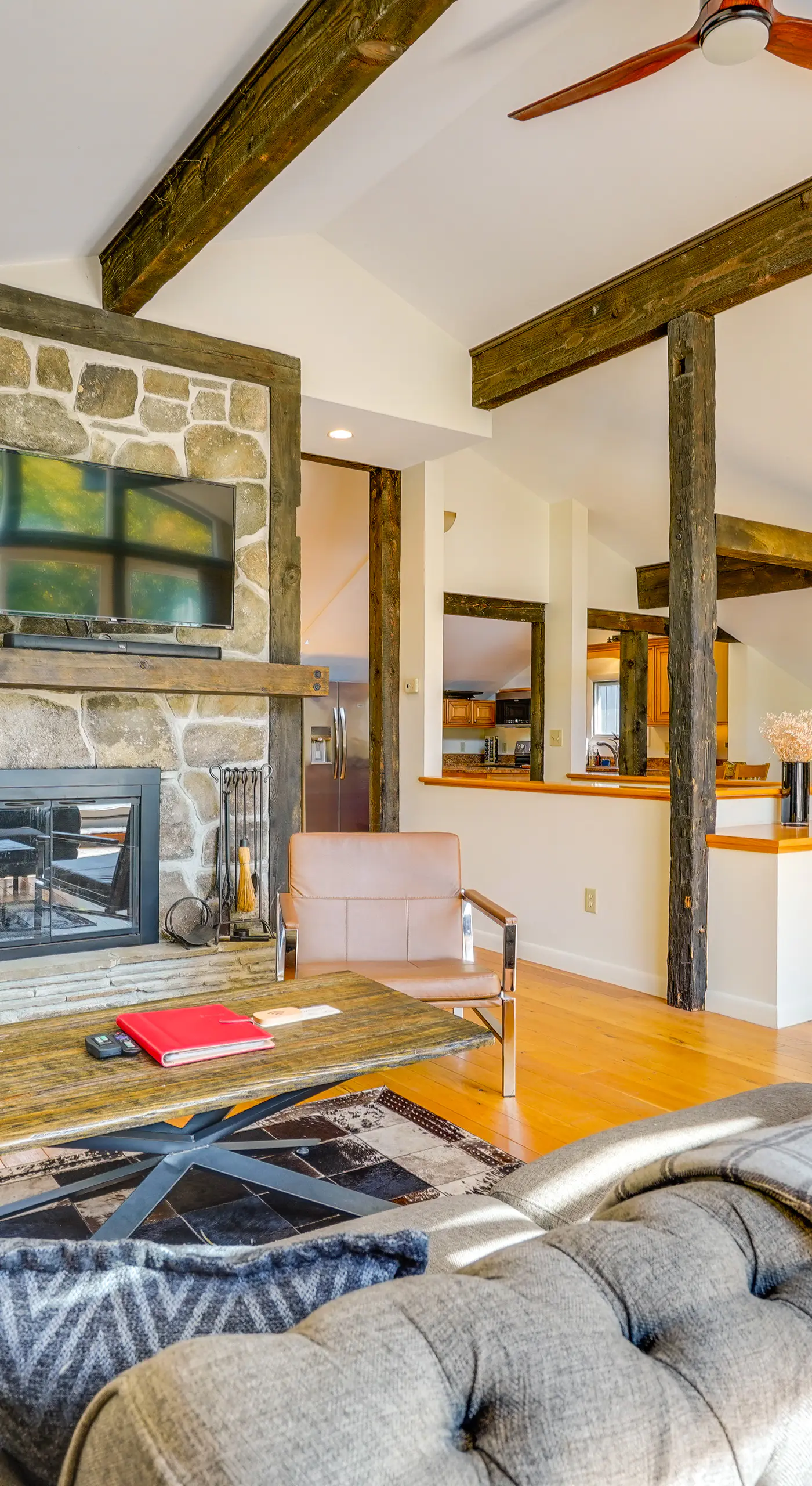 Luxe 5,000 Sq Ft Retreat: 5 Mi to Stratton Resort