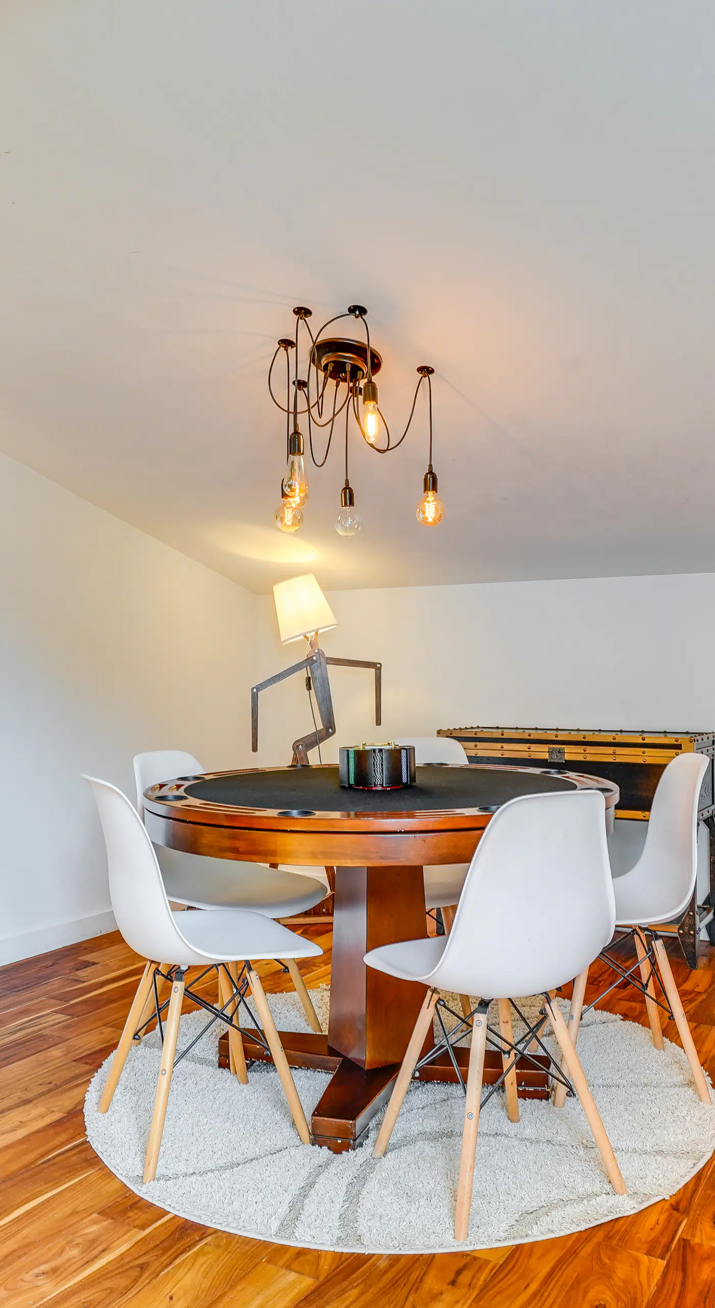 Luxe 5,000 Sq Ft Retreat: 5 Mi to Stratton Resort