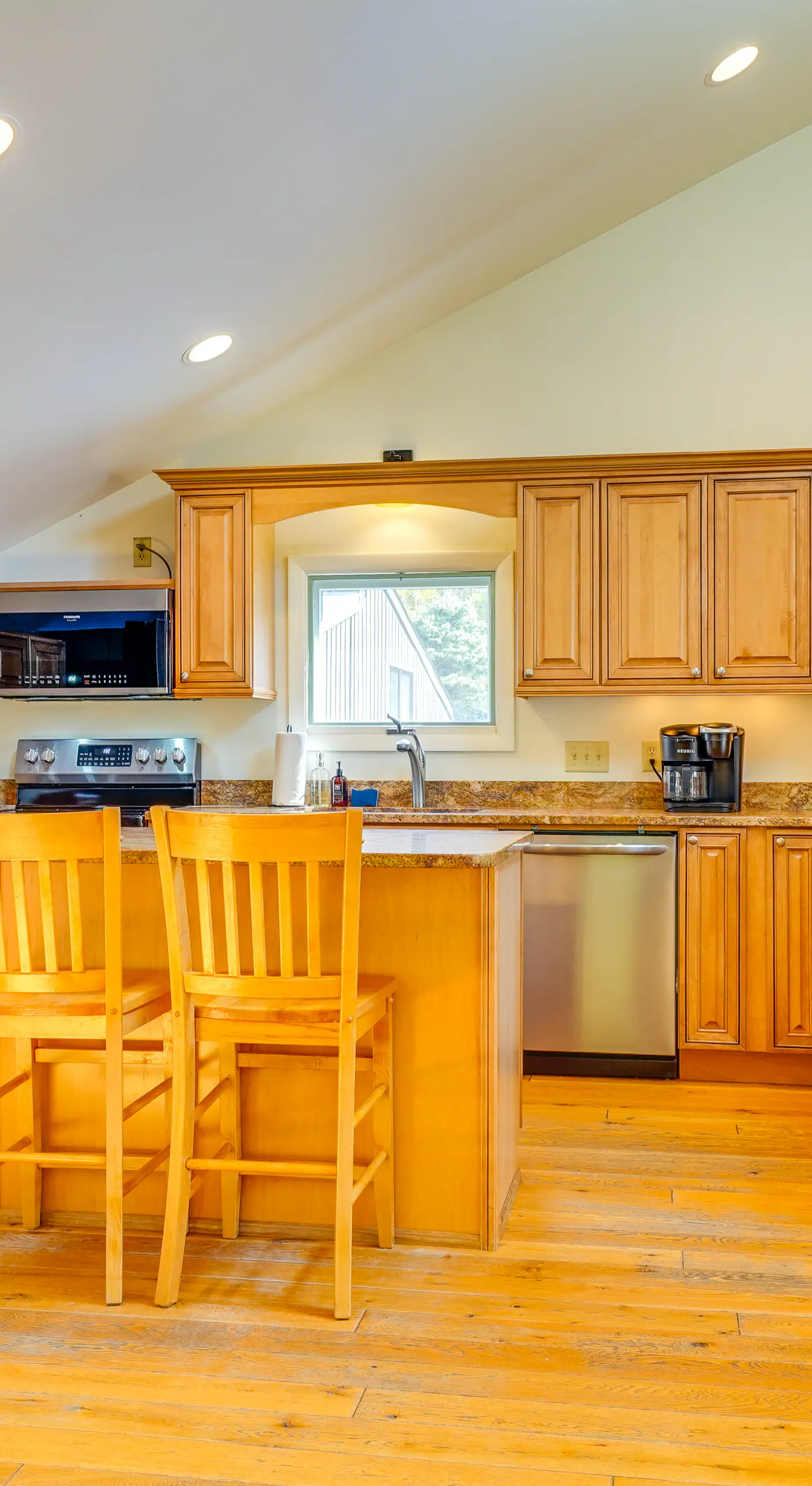 Luxe 5,000 Sq Ft Retreat: 5 Mi to Stratton Resort