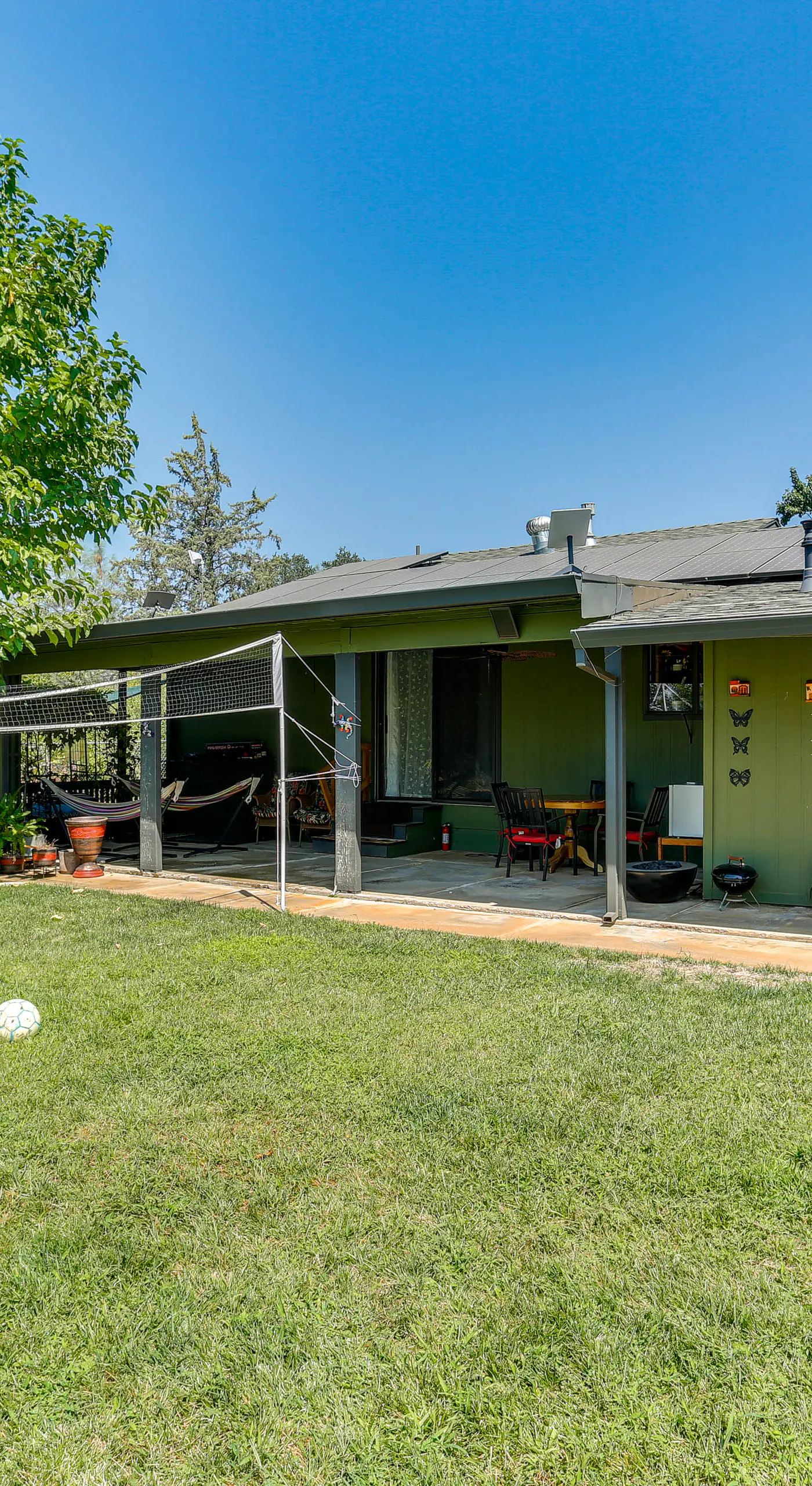 Hot Tub, Dog-Friendly Yard! 3-Acre Redding Retreat