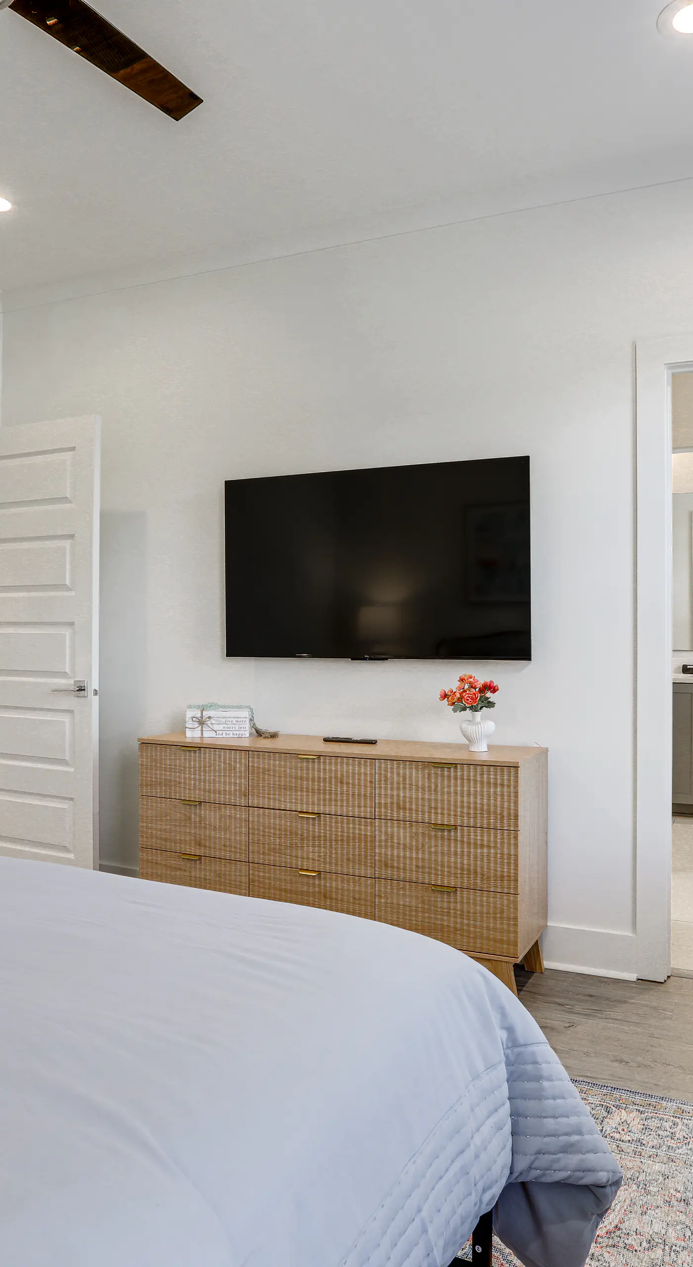 Modern 3BR Retreat - Near Bluebonnet & Hospitals