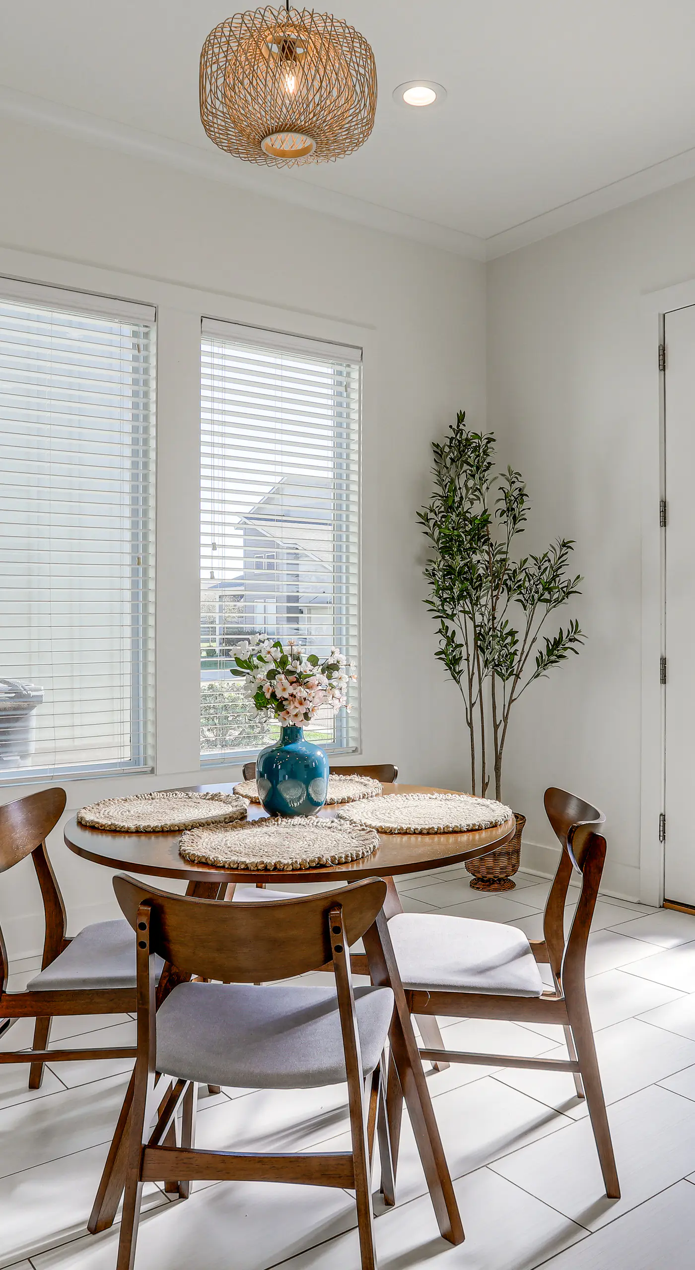 Modern 3BR Retreat - Near Bluebonnet & Hospitals
