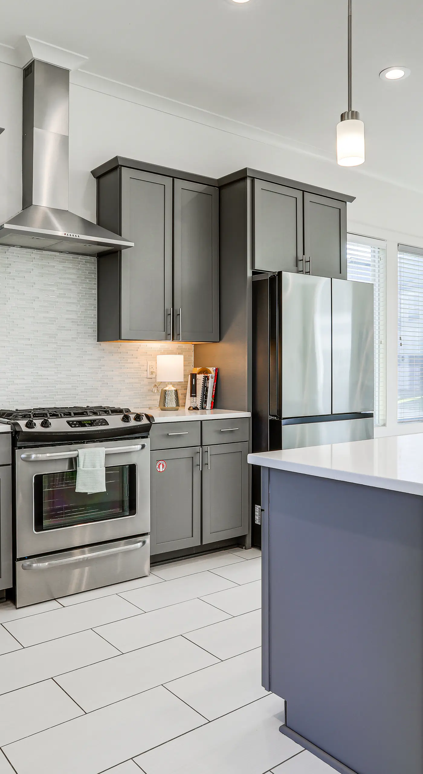 Modern 3BR Retreat - Near Bluebonnet & Hospitals