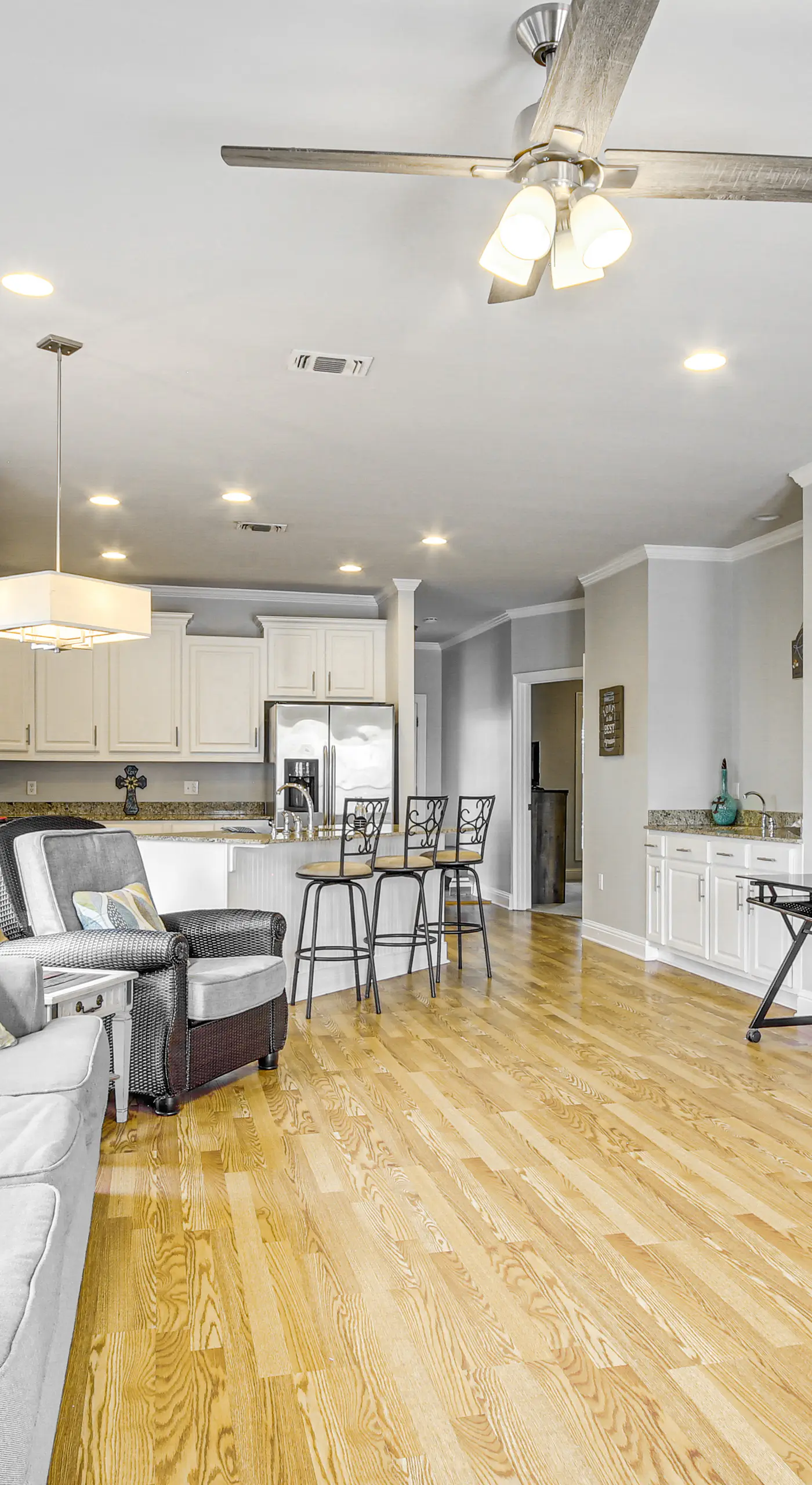 Biloxi Condo w/ Community Pool ~ Half-Mi to Beach!