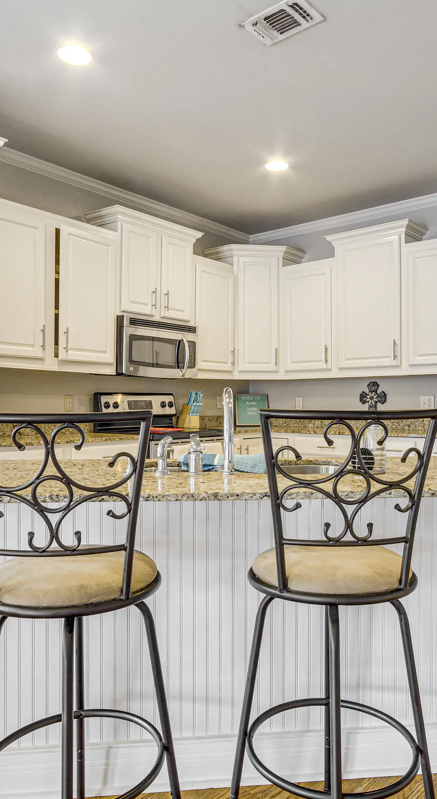 Biloxi Condo w/ Community Pool ~ Half-Mi to Beach!