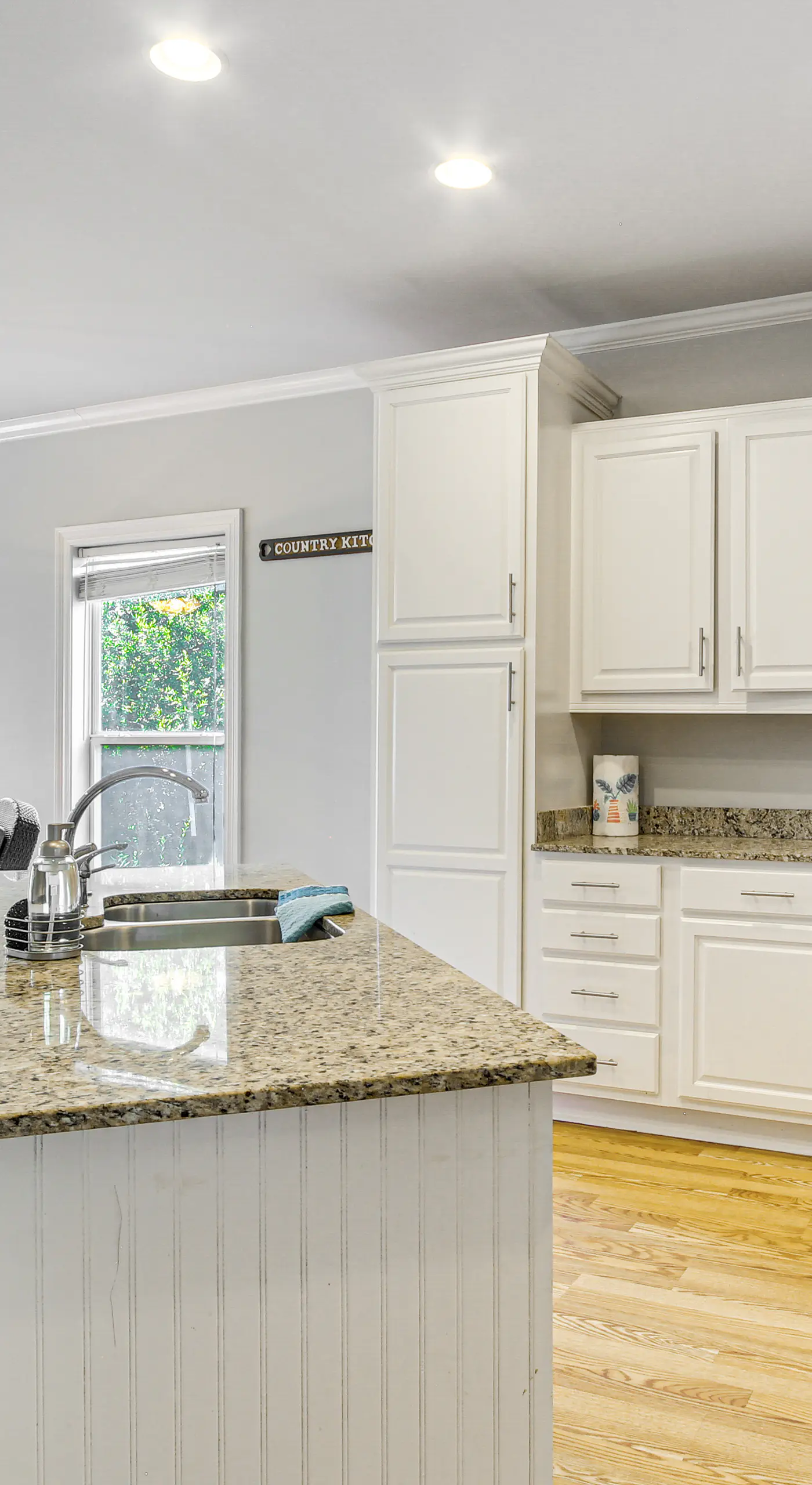 Biloxi Condo w/ Community Pool ~ Half-Mi to Beach!