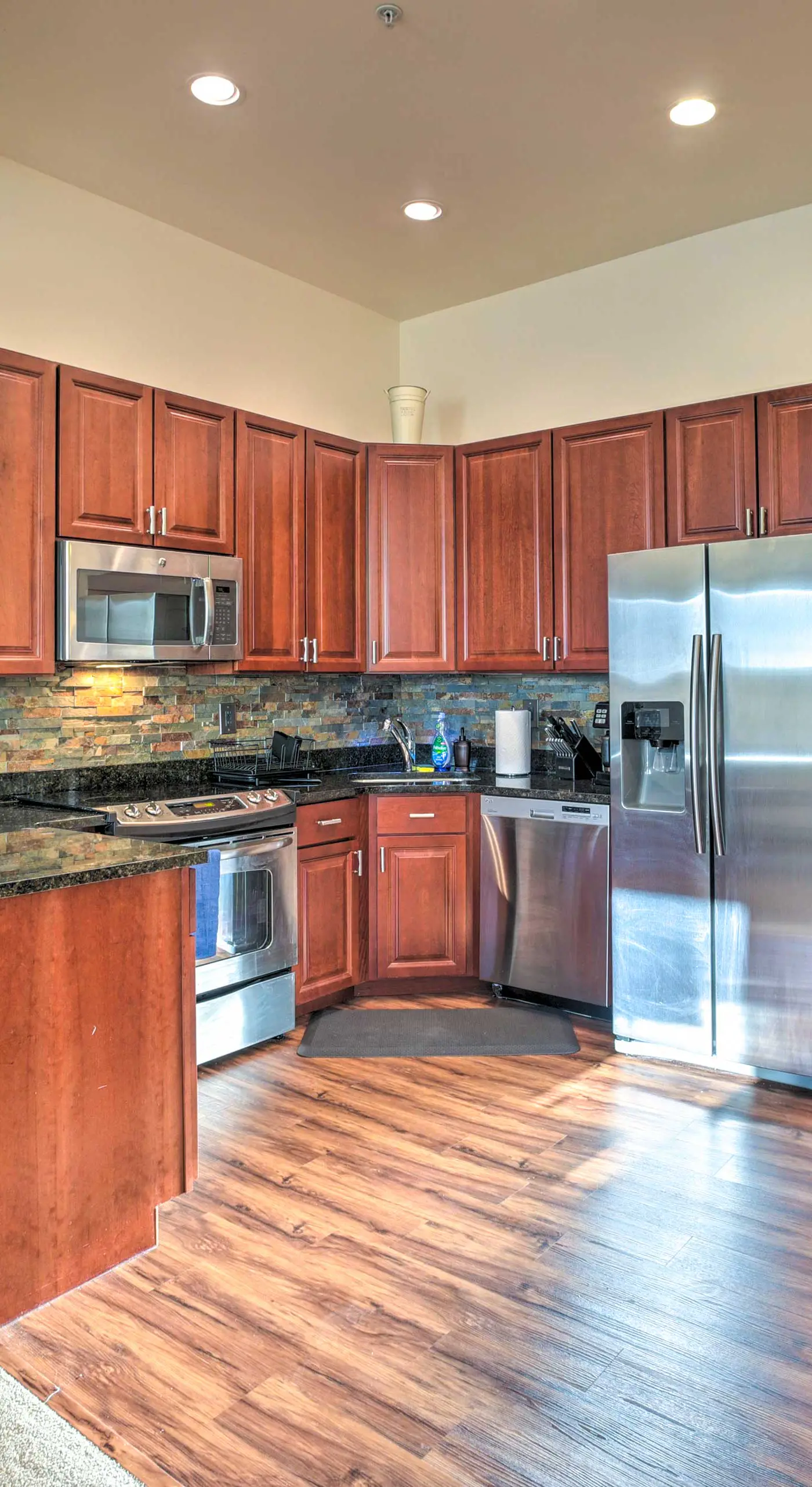 1/2 Mi to Windham Mtn: Main Street Condo