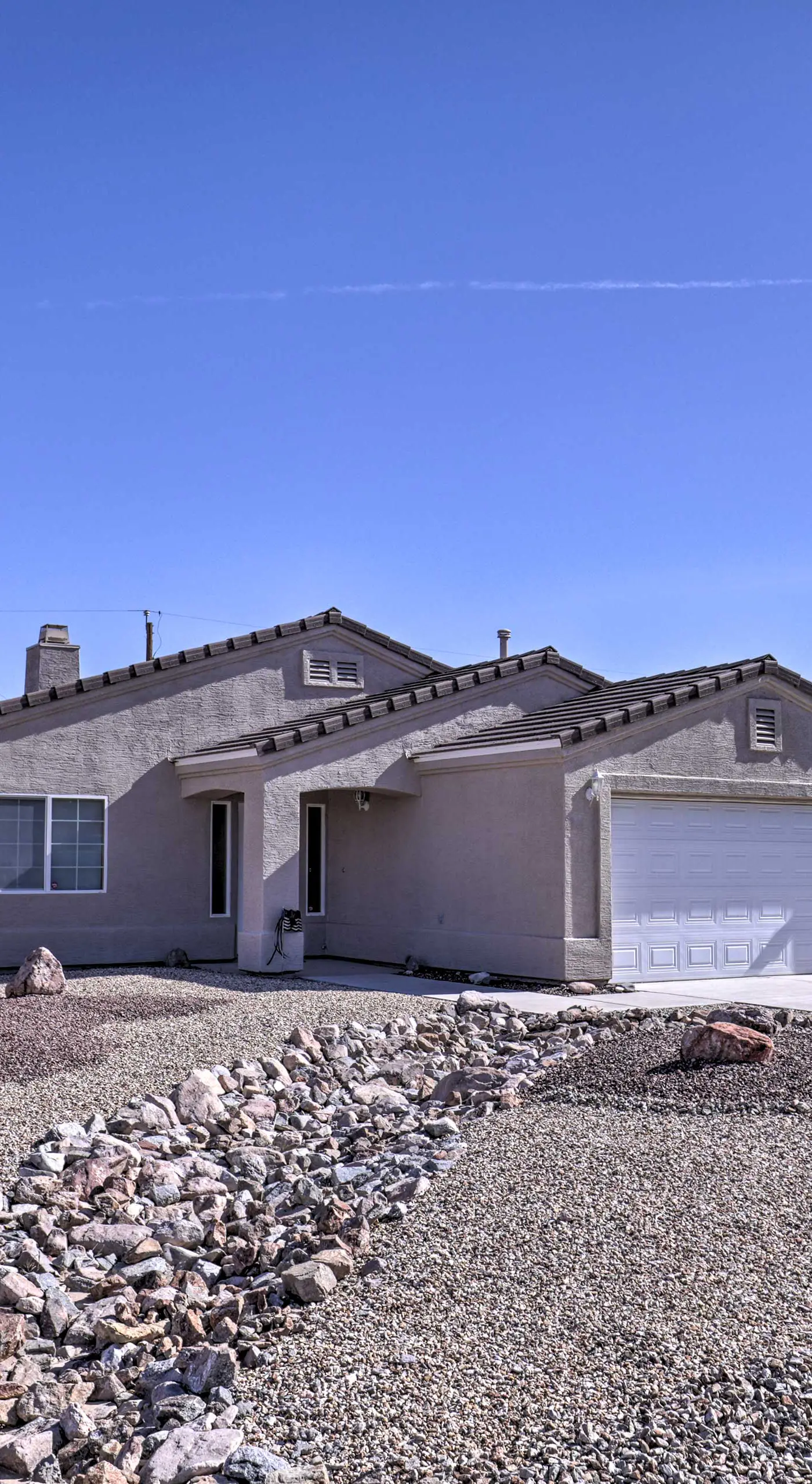 Inviting Retreat w/ Patio < 1 Mi to Colorado River