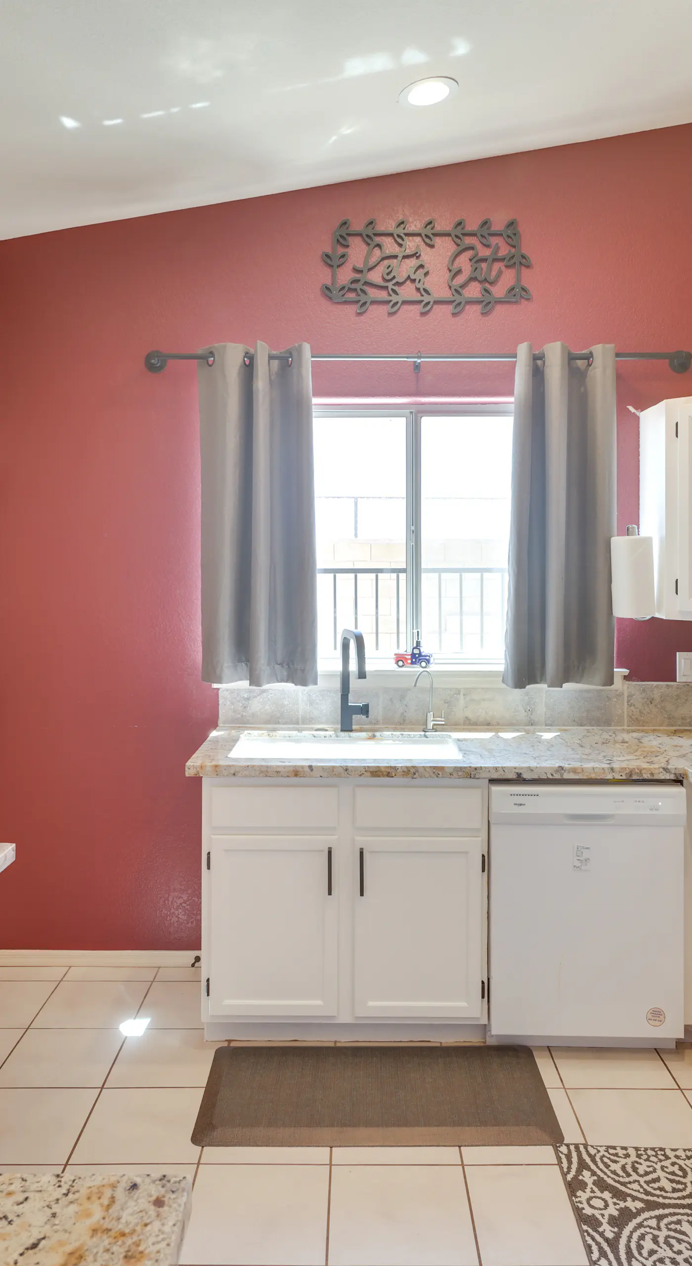 Lovely Bullhead City Retreat w/ Patio & Grill!