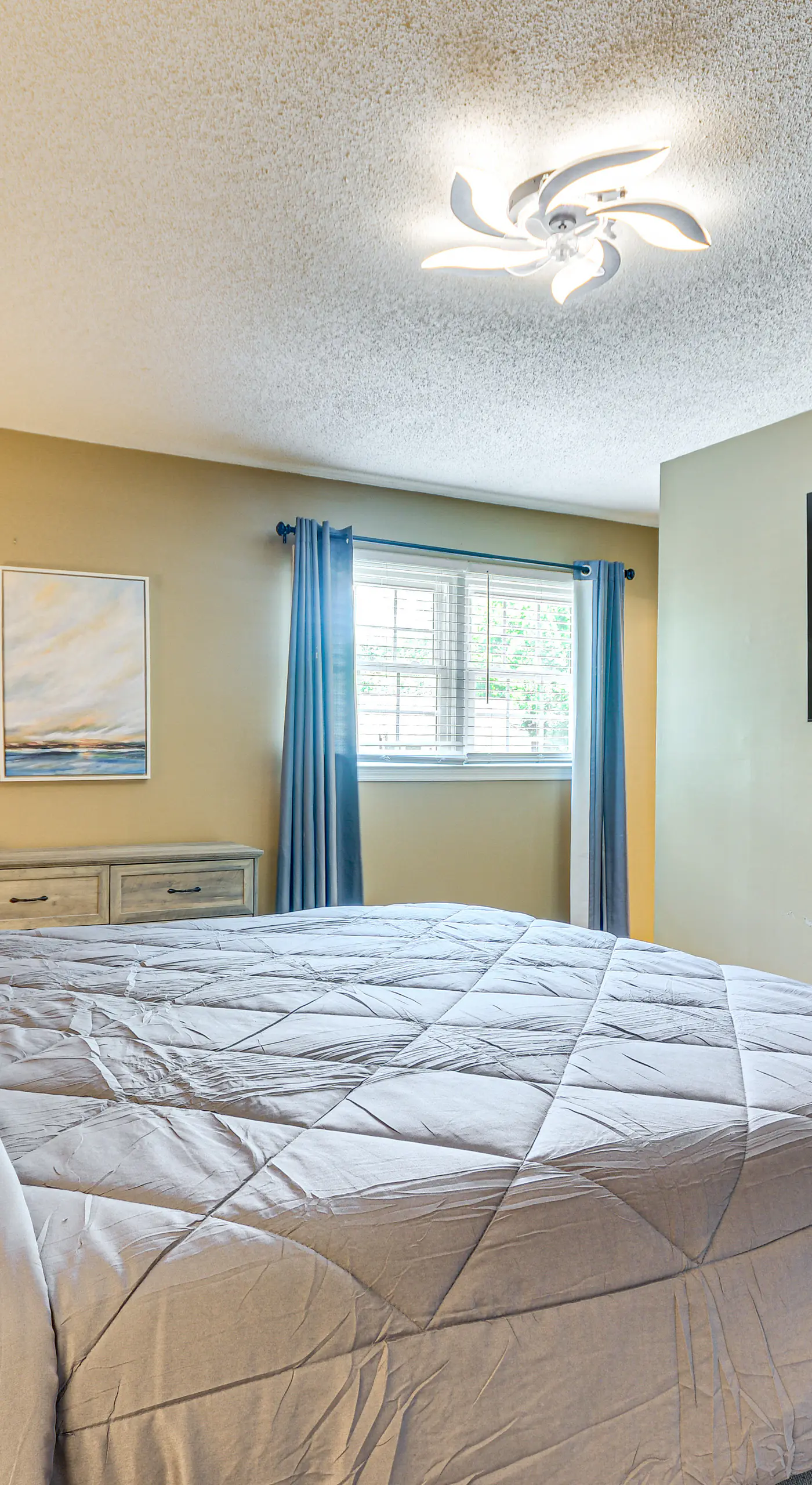 2 Mi to High Point University: Townhome w/ Patio
