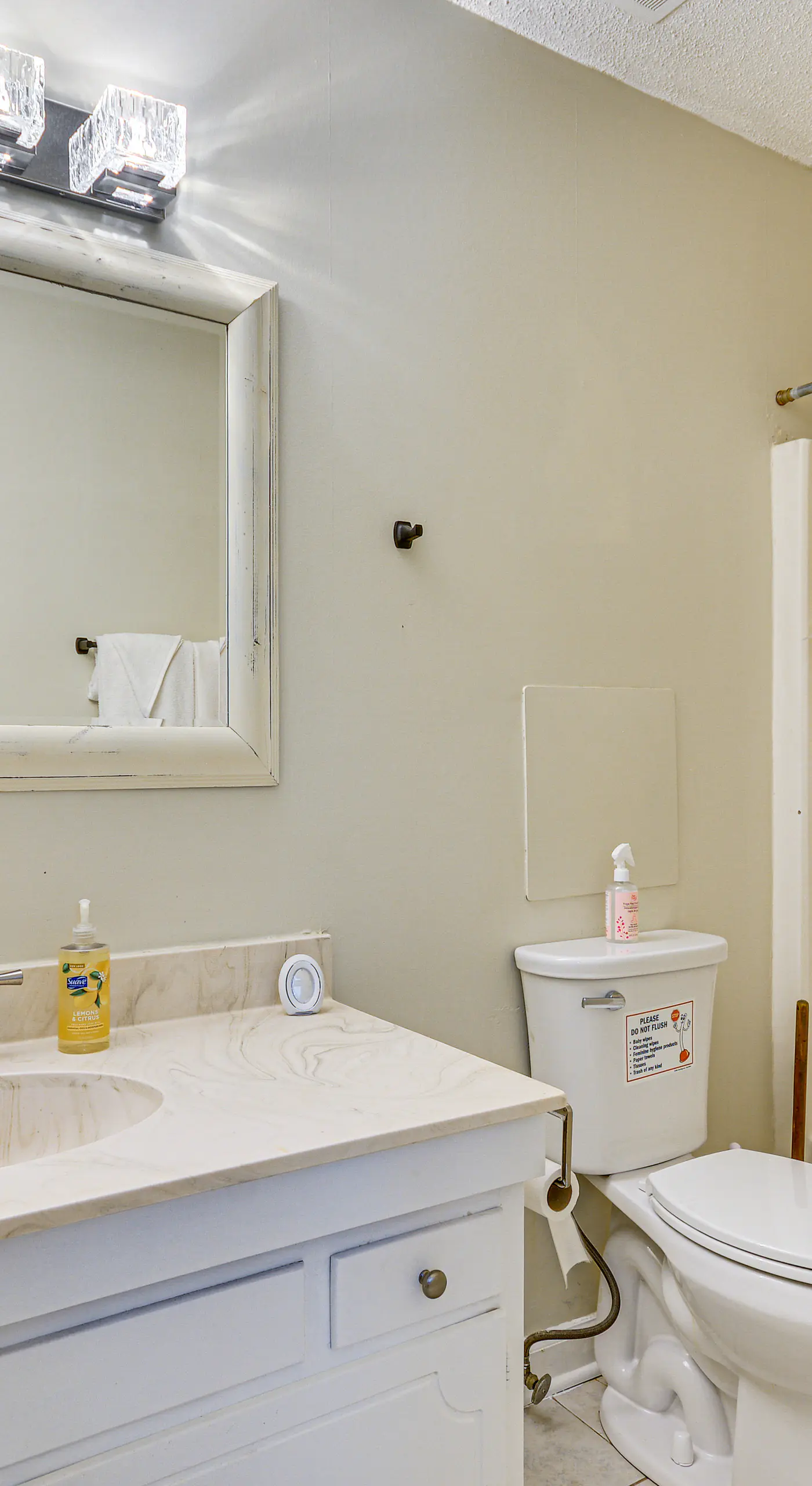 2 Mi to High Point University: Townhome w/ Patio