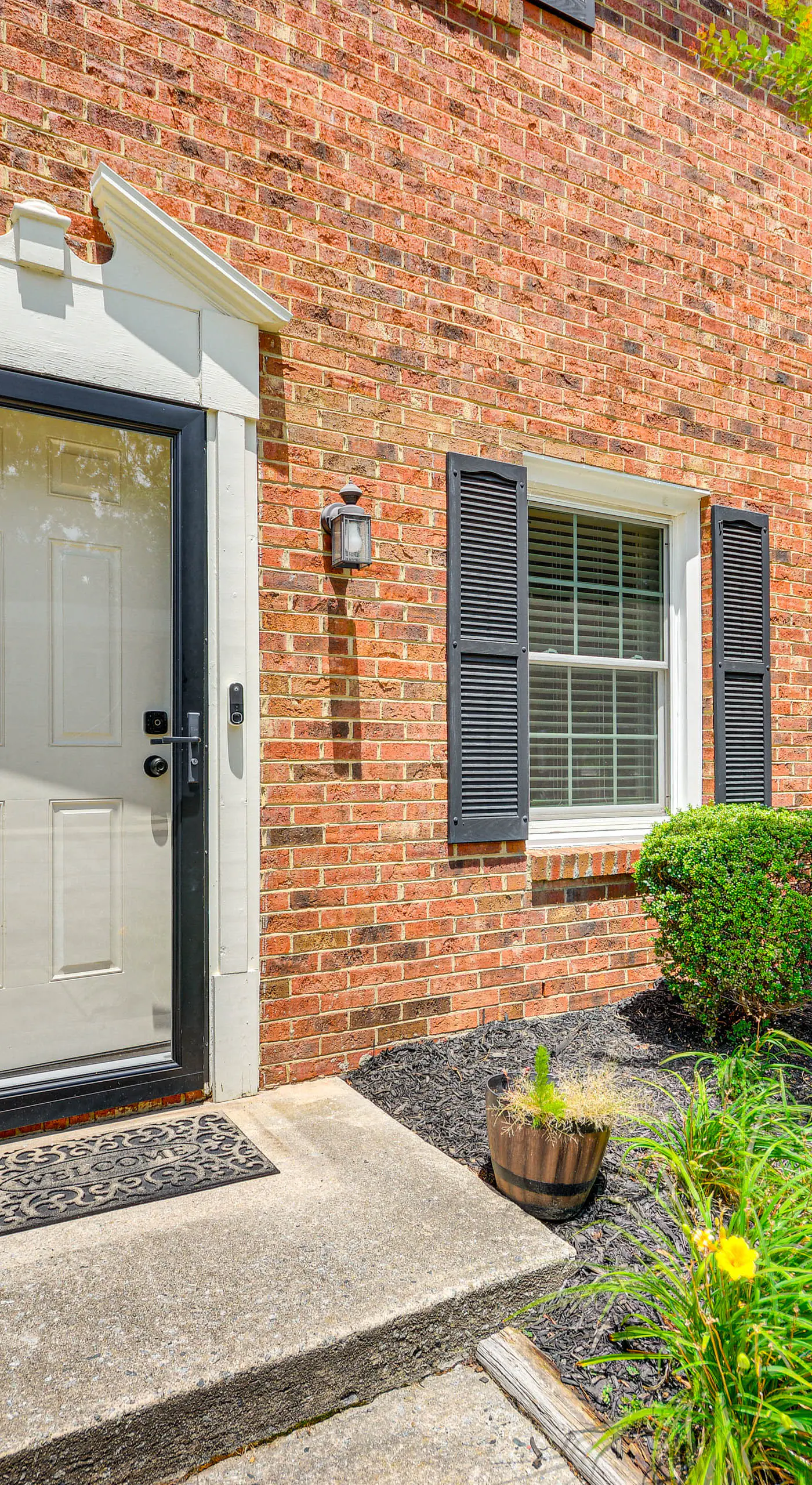 2 Mi to High Point University: Townhome w/ Patio