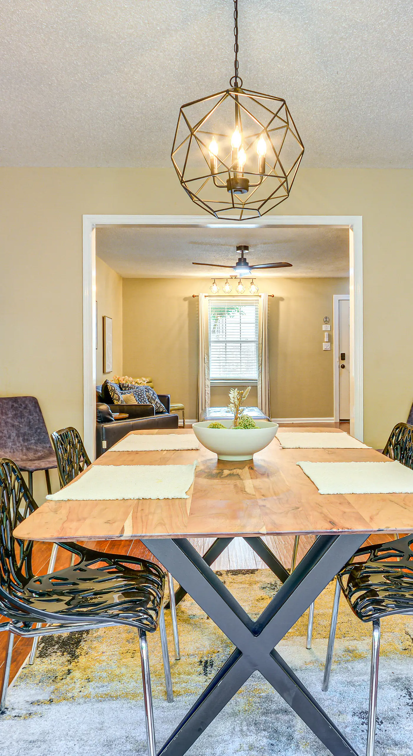 2 Mi to High Point University: Townhome w/ Patio