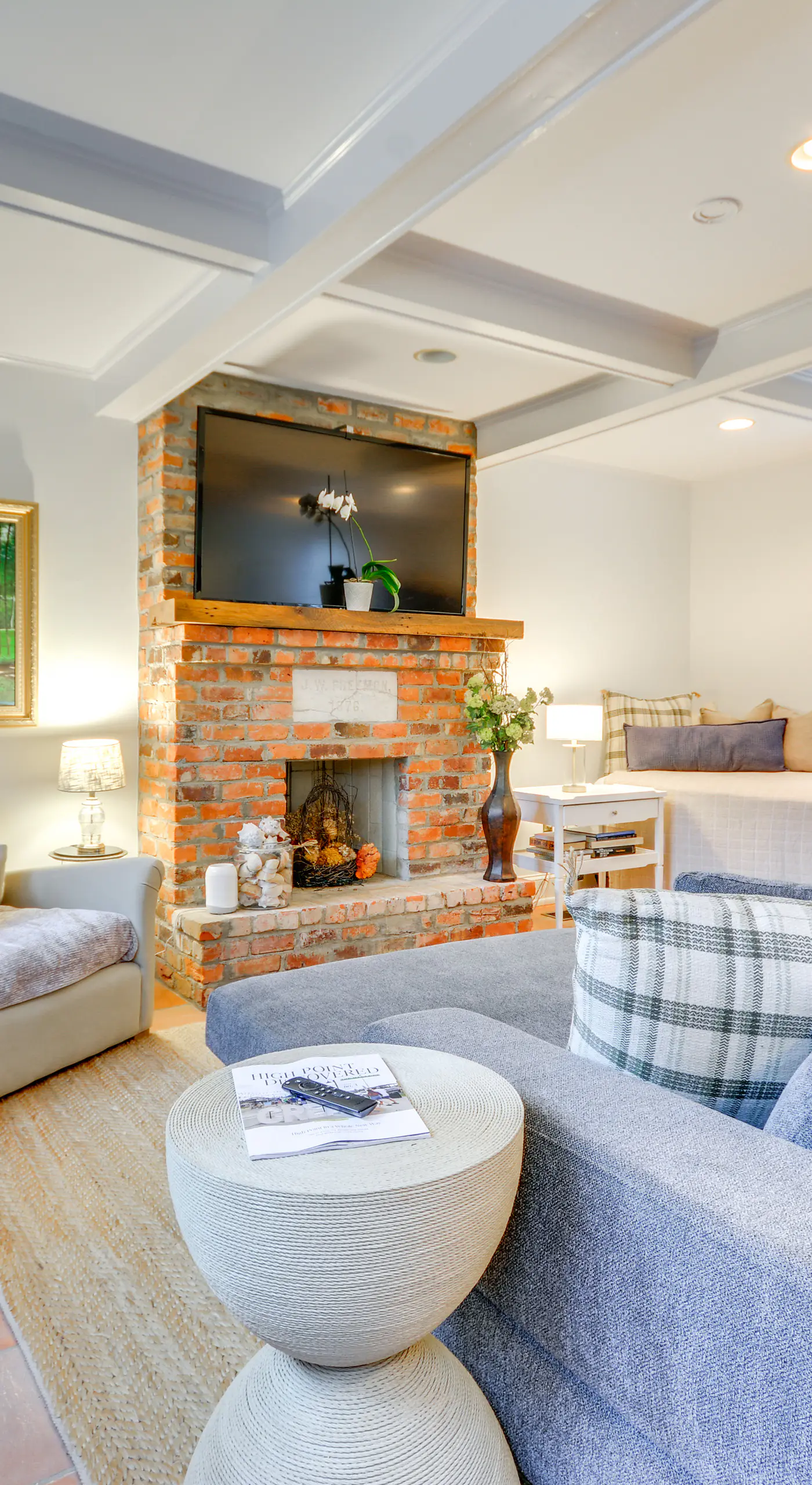 Walk to Main St: Historic High Point Carriage Home
