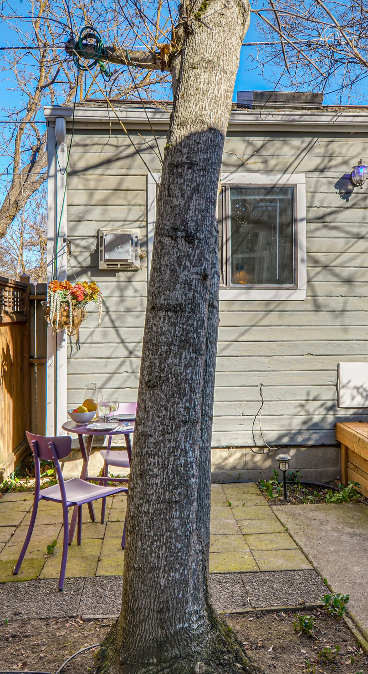 Walk to Dtwn Ashland! Couple's Retreat w/ Yard