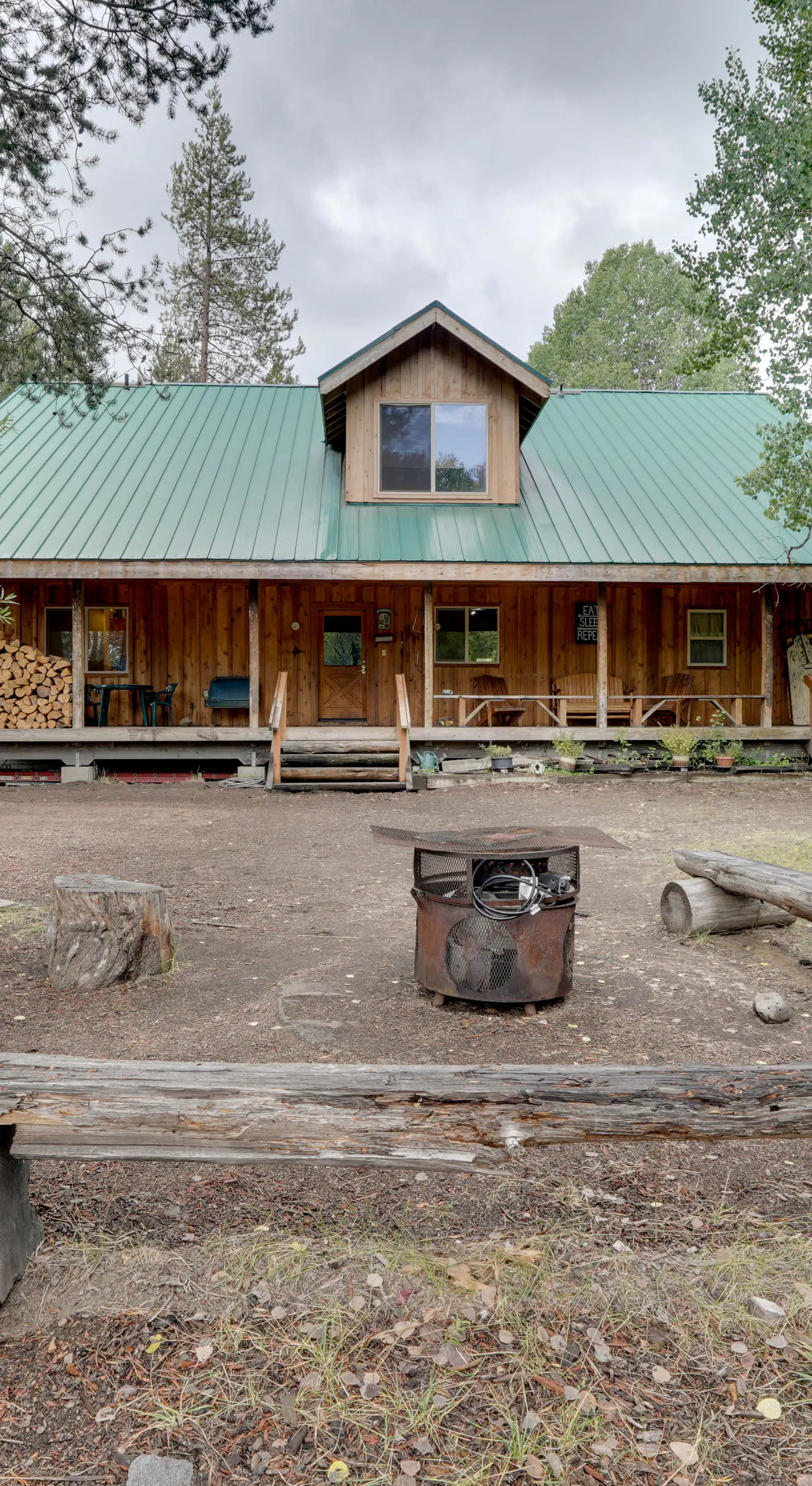 Pet-Friendly House w/ Deck: Near Crater Lake!