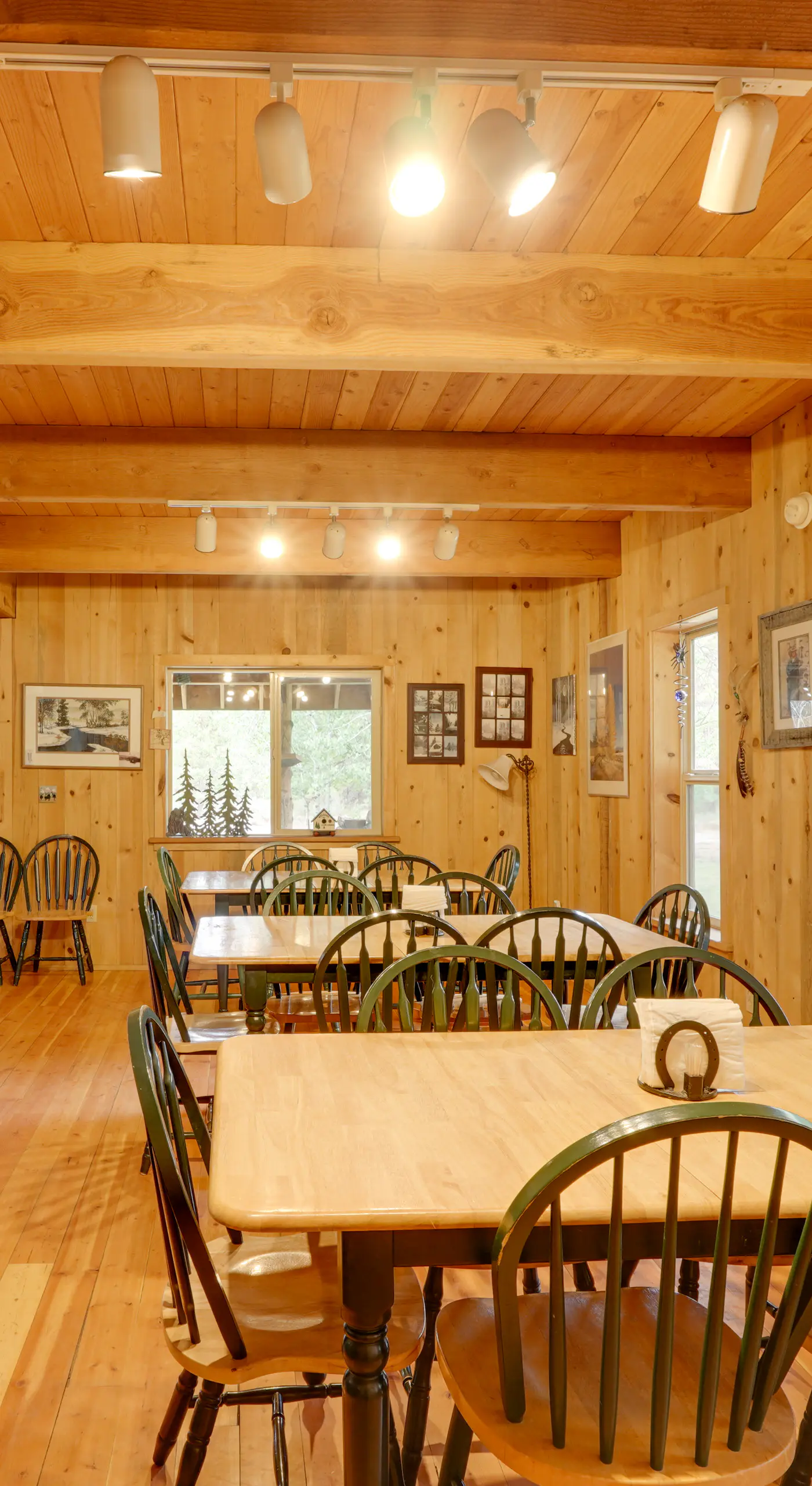 Pet-Friendly House w/ Deck: Near Crater Lake!