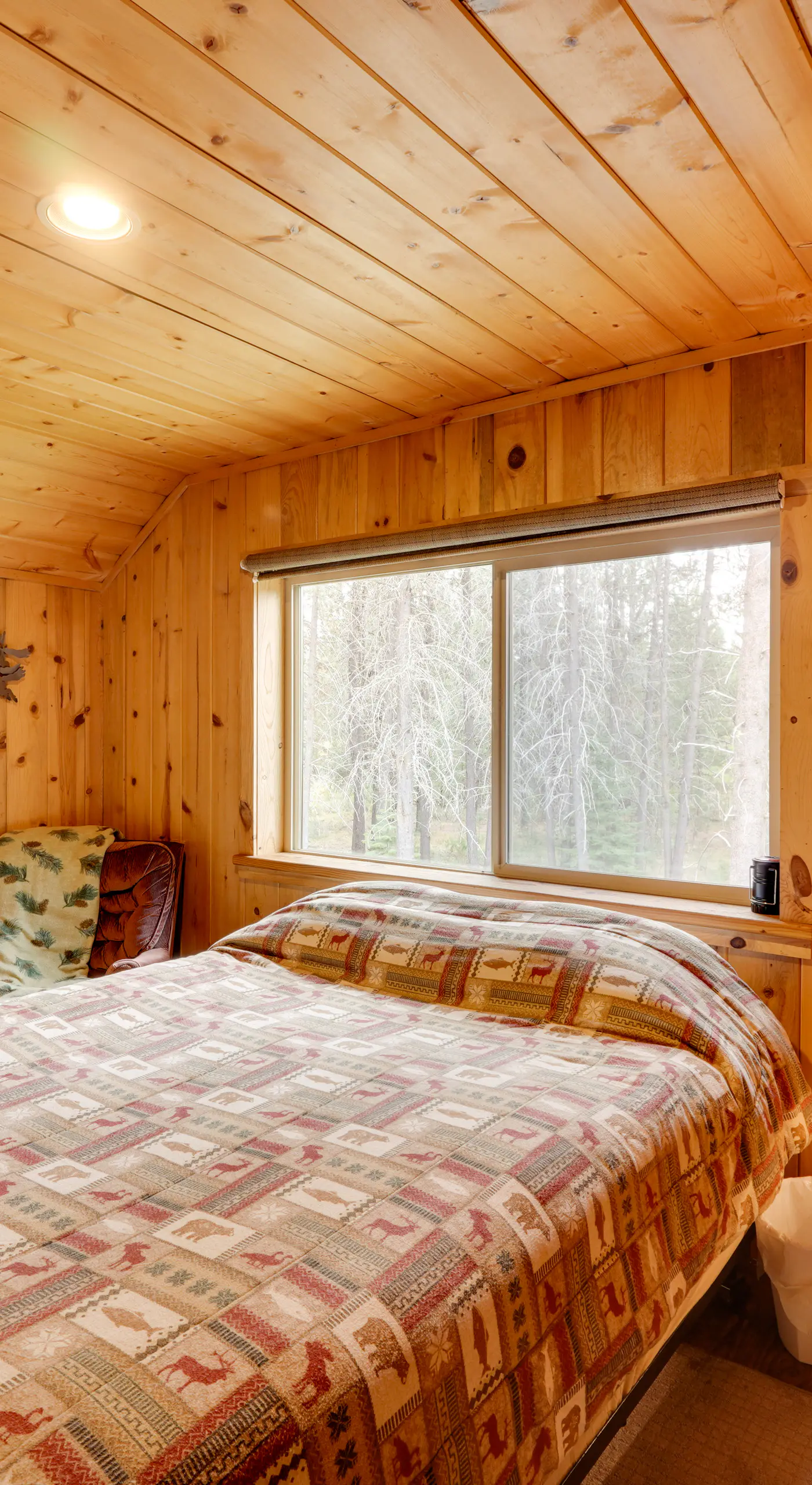 Pet-Friendly House w/ Deck: Near Crater Lake!