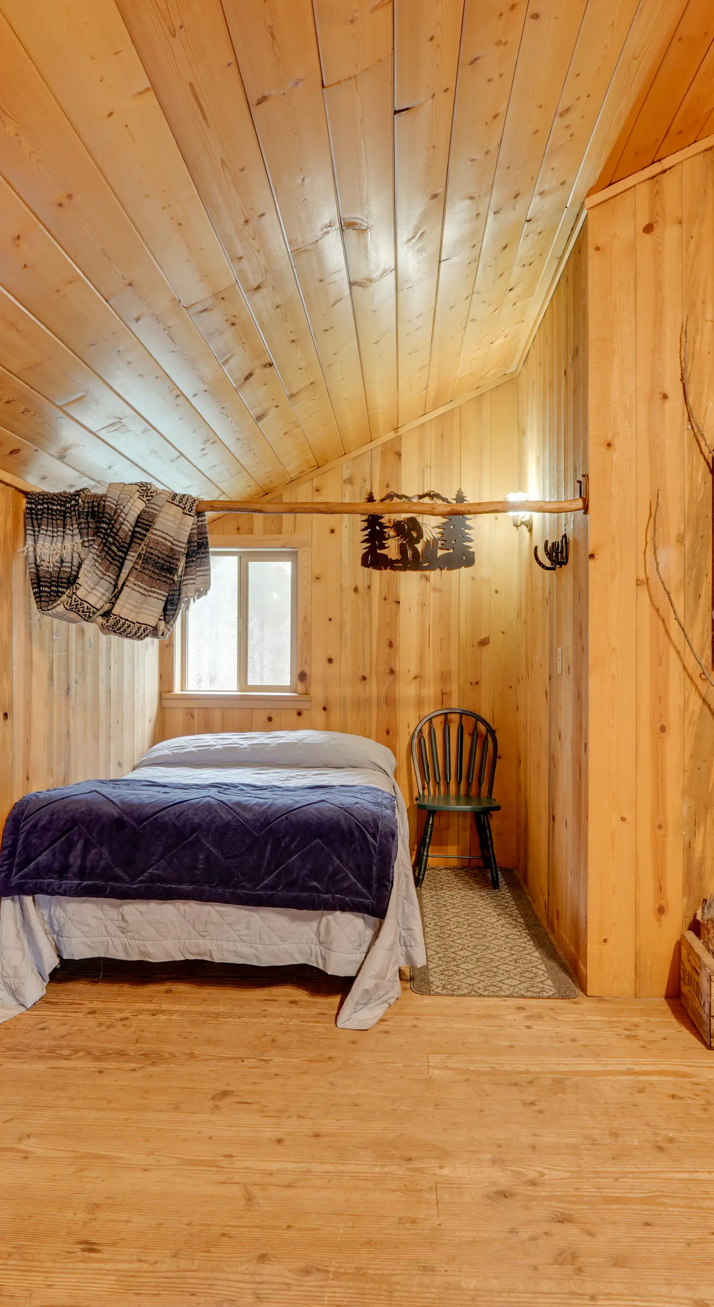 Pet-Friendly House w/ Deck: Near Crater Lake!