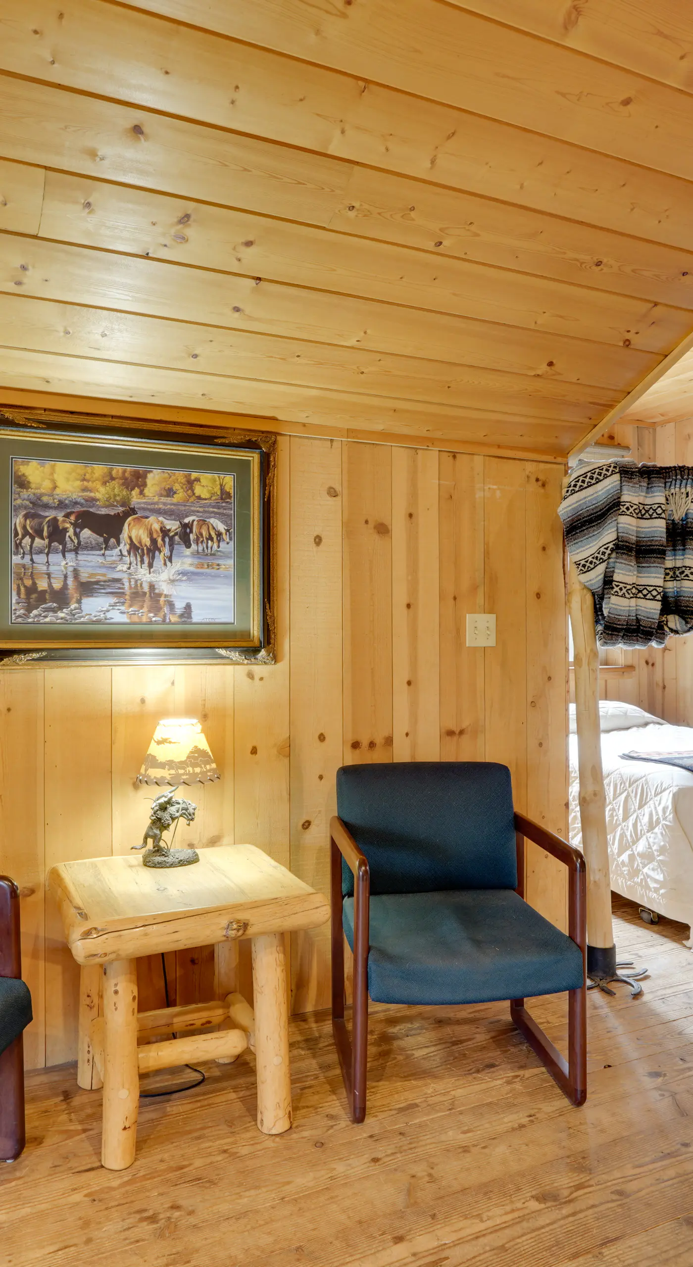 Pet-Friendly House w/ Deck: Near Crater Lake!
