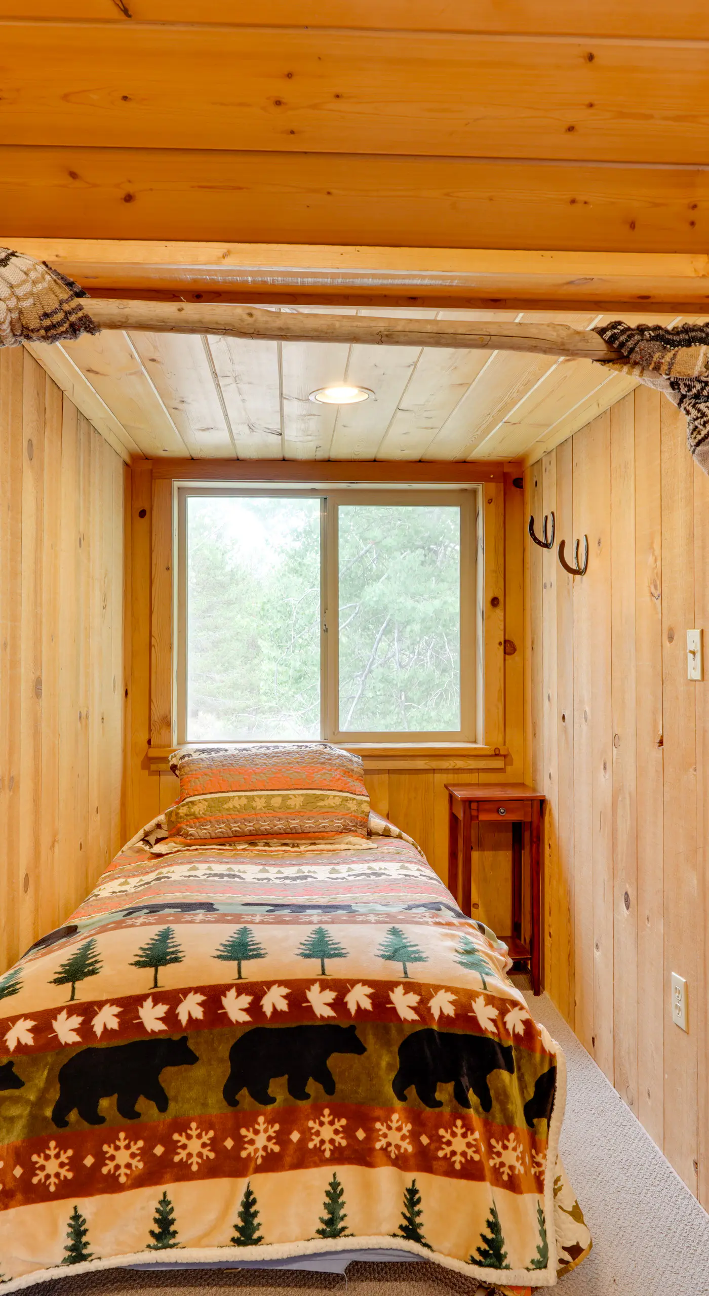 Pet-Friendly House w/ Deck: Near Crater Lake!