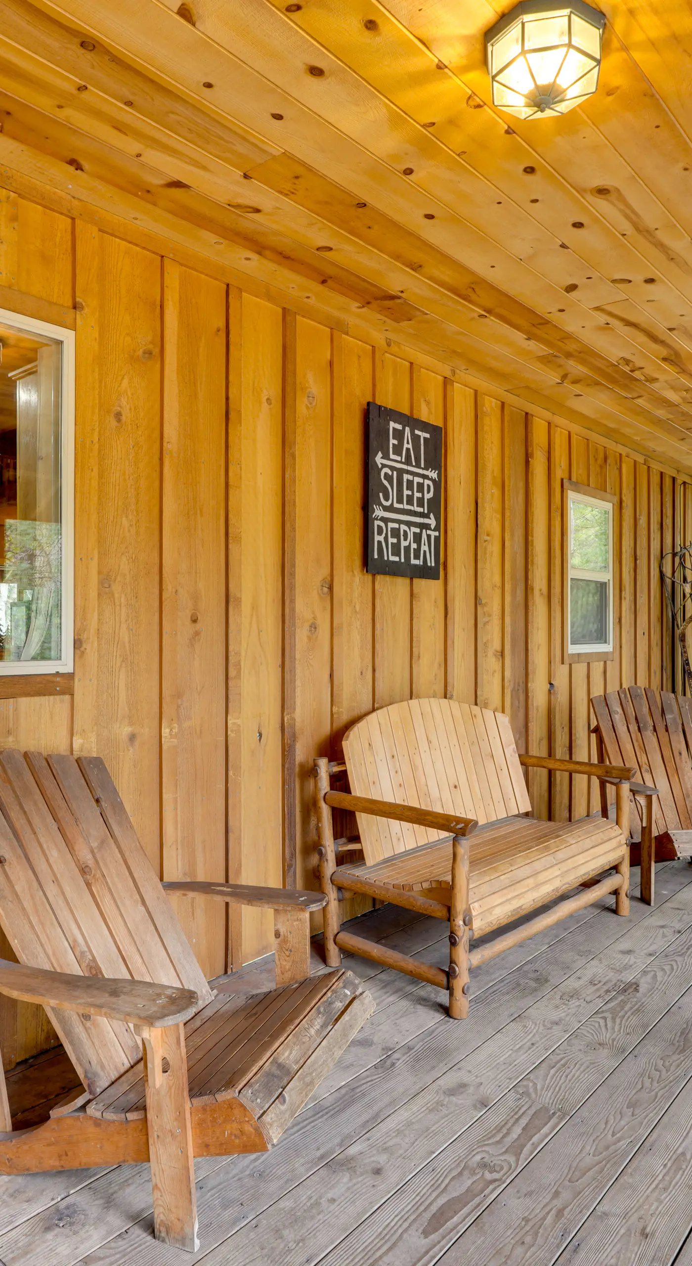 Pet-Friendly House w/ Deck: Near Crater Lake!