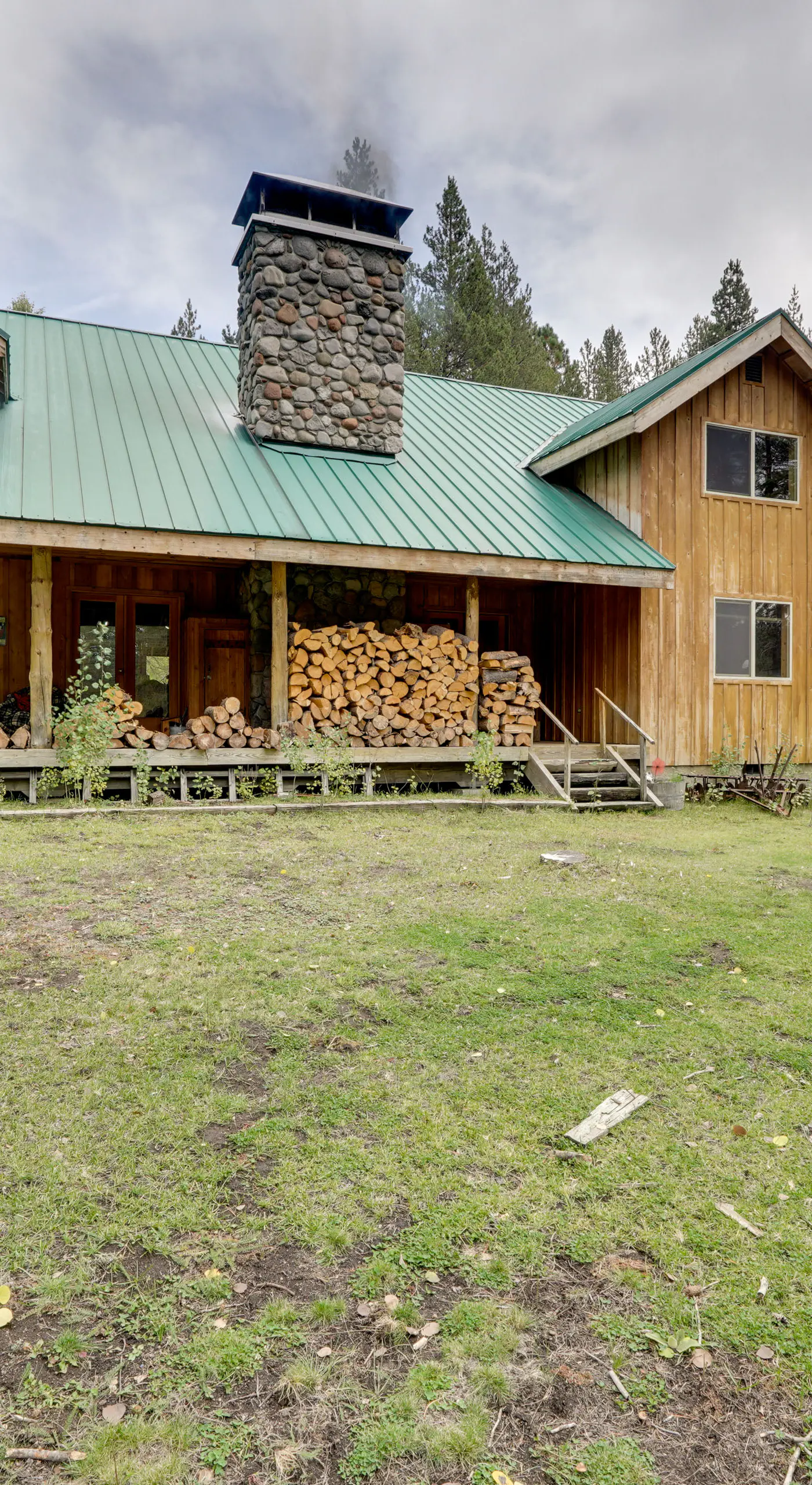Pet-Friendly House w/ Deck: Near Crater Lake!
