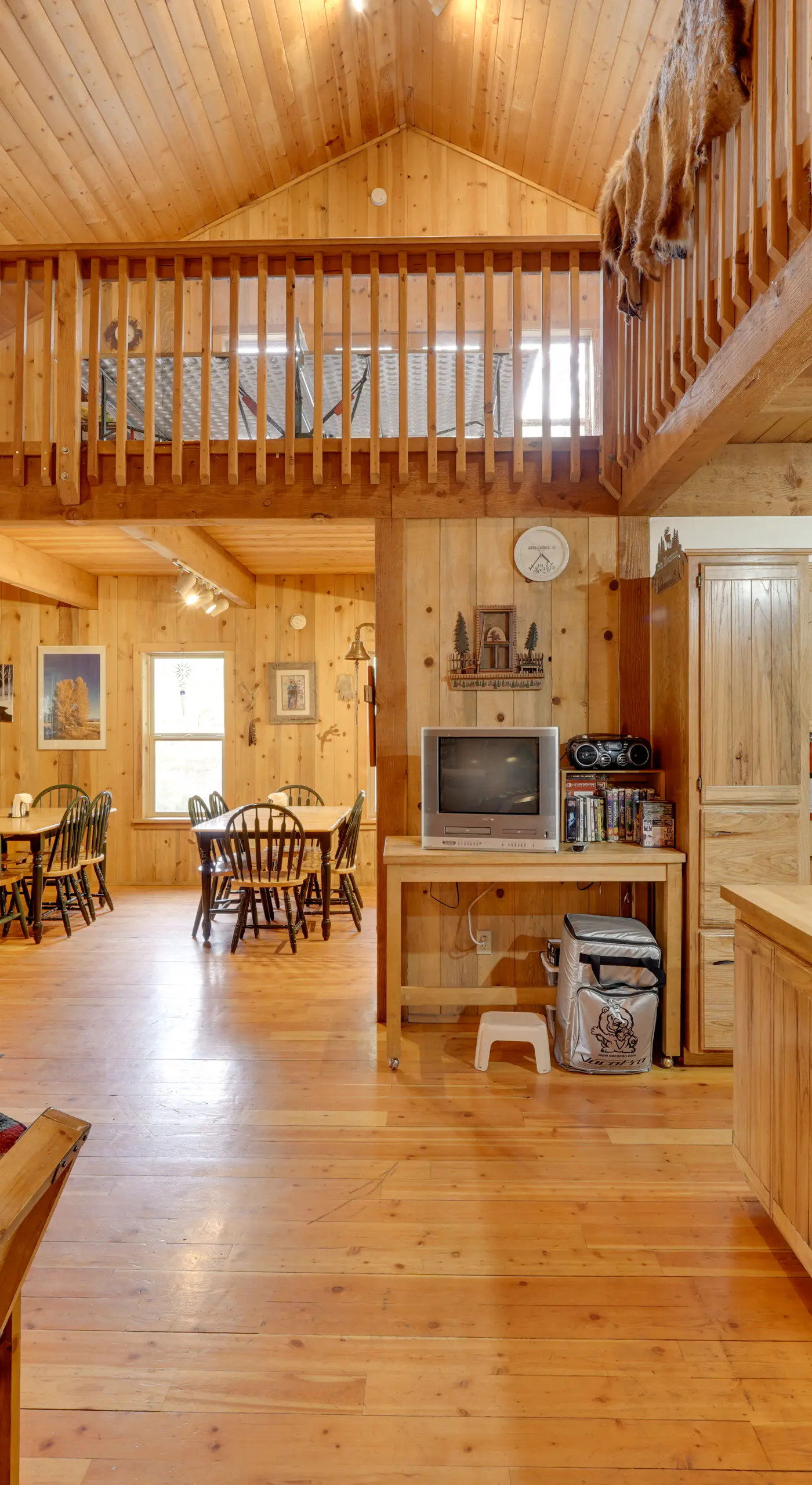 Pet-Friendly House w/ Deck: Near Crater Lake!