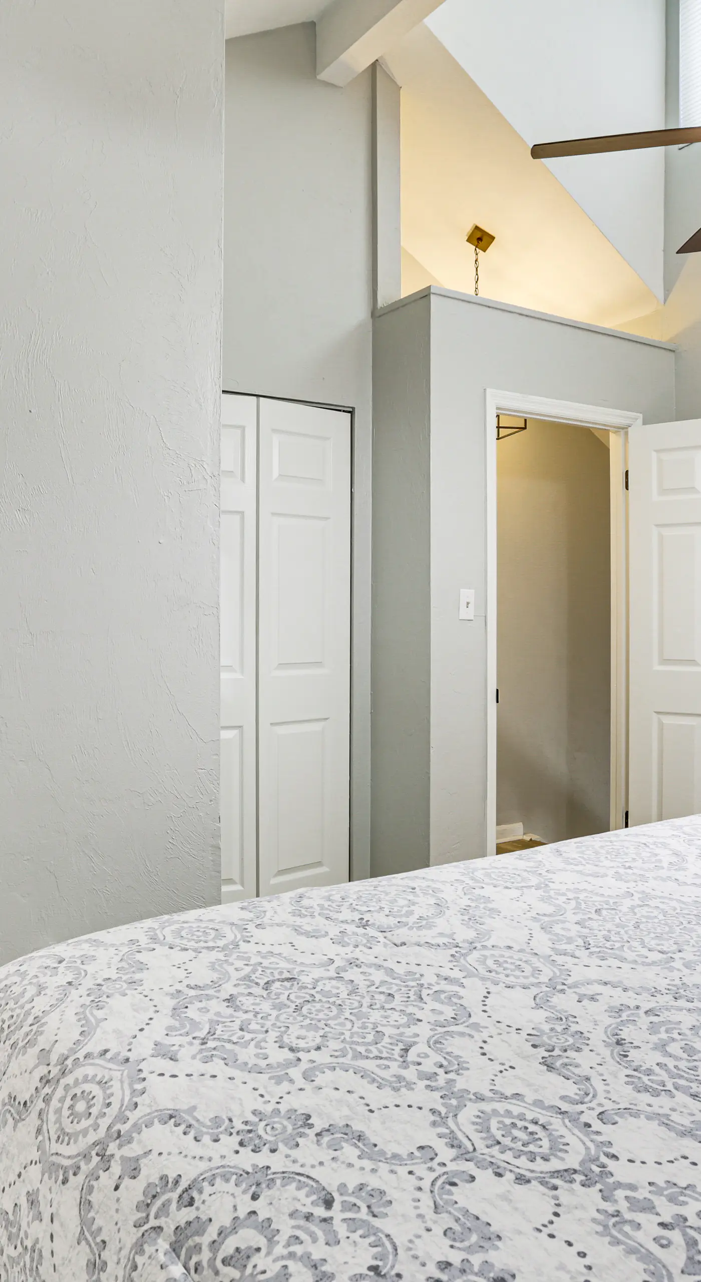 Updated Tallahassee Townhome: 3 Mi to Downtown!