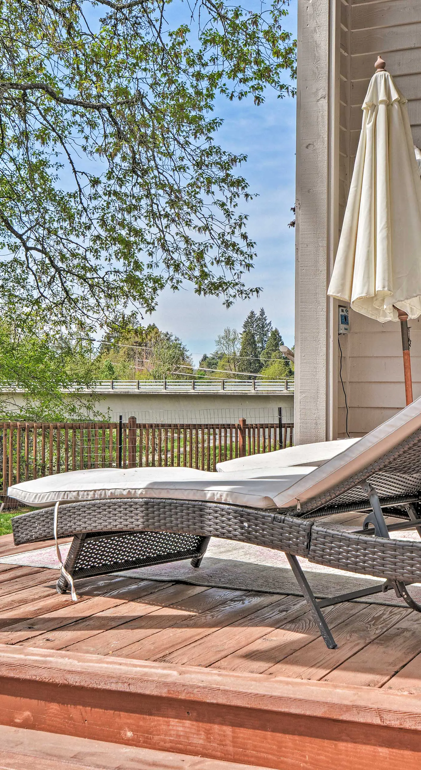 1 Mi to Drinks & Dining: Getaway in Grants Pass