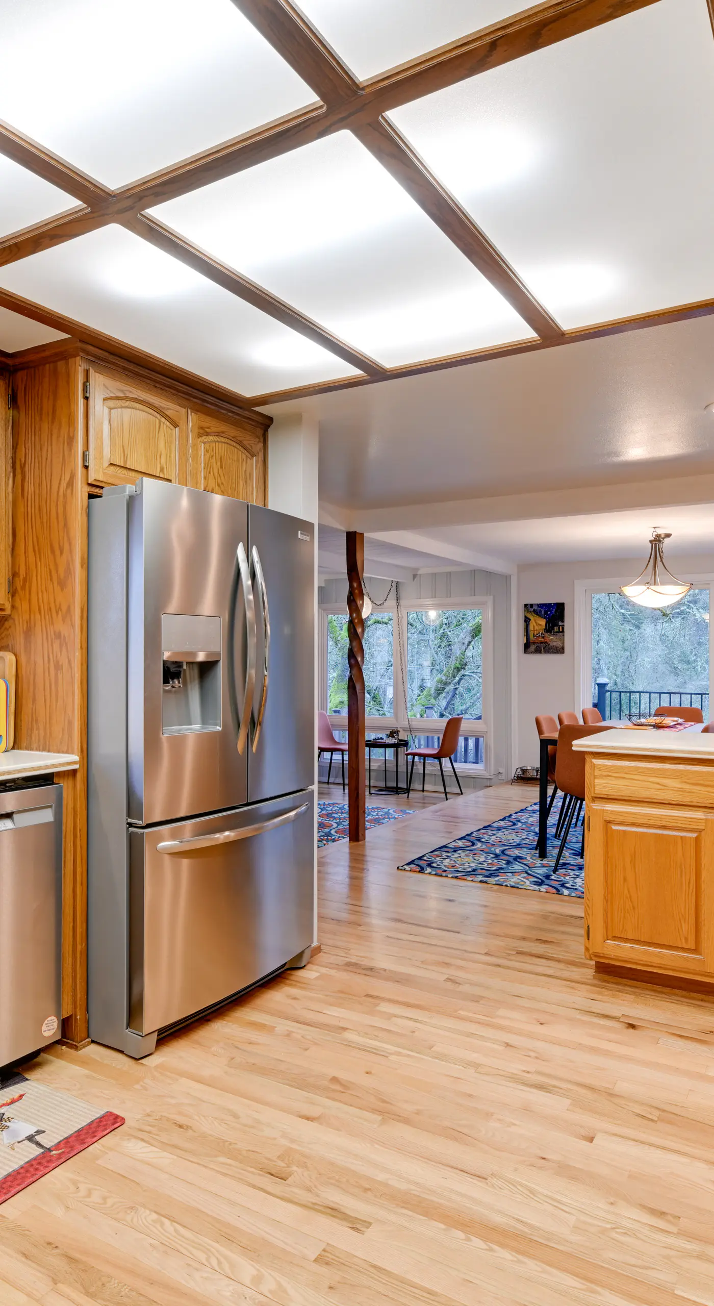 Spacious Grants Pass Home w/ Hot Tub & River Views