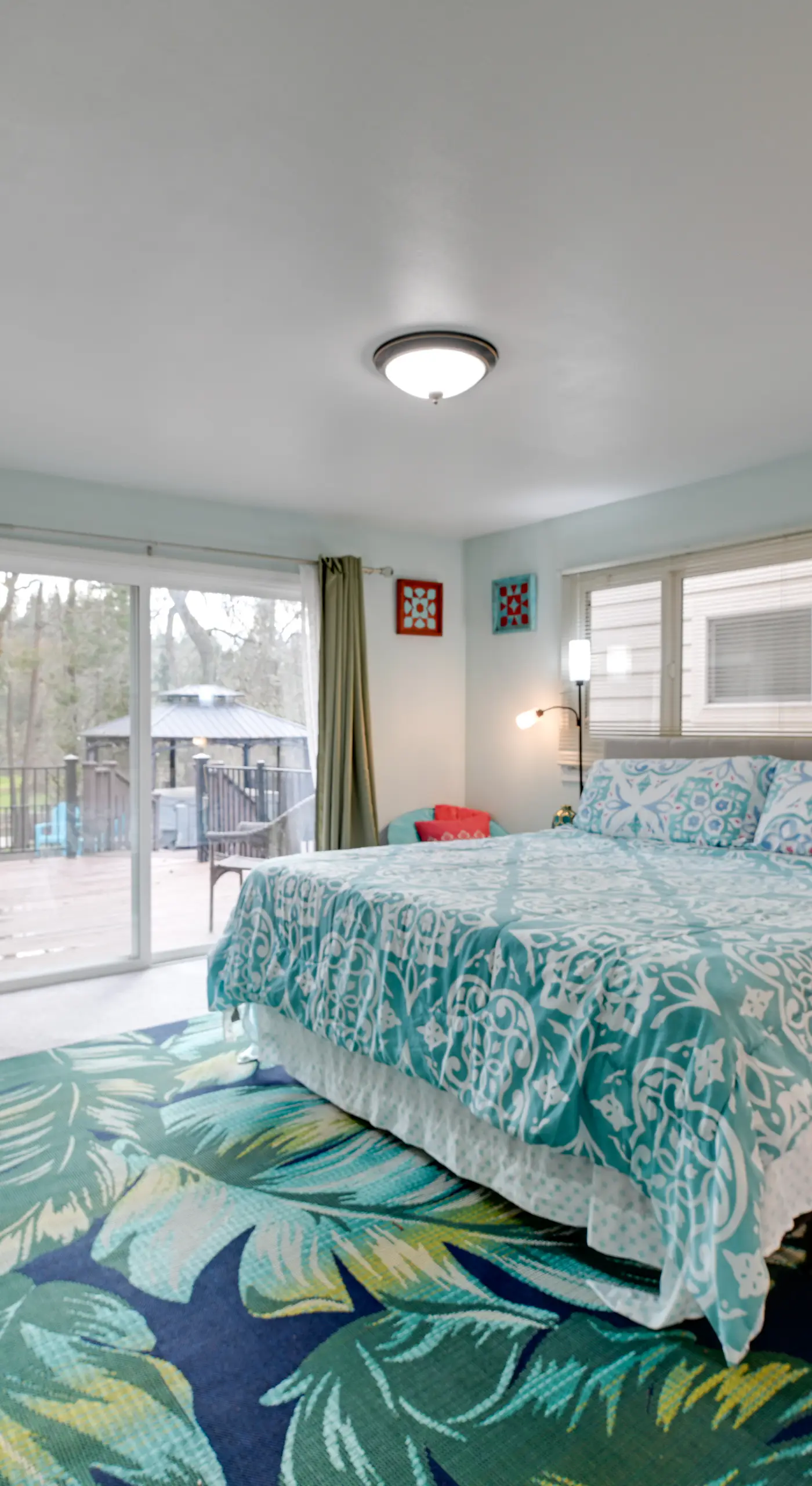 Spacious Grants Pass Home w/ Hot Tub & River Views