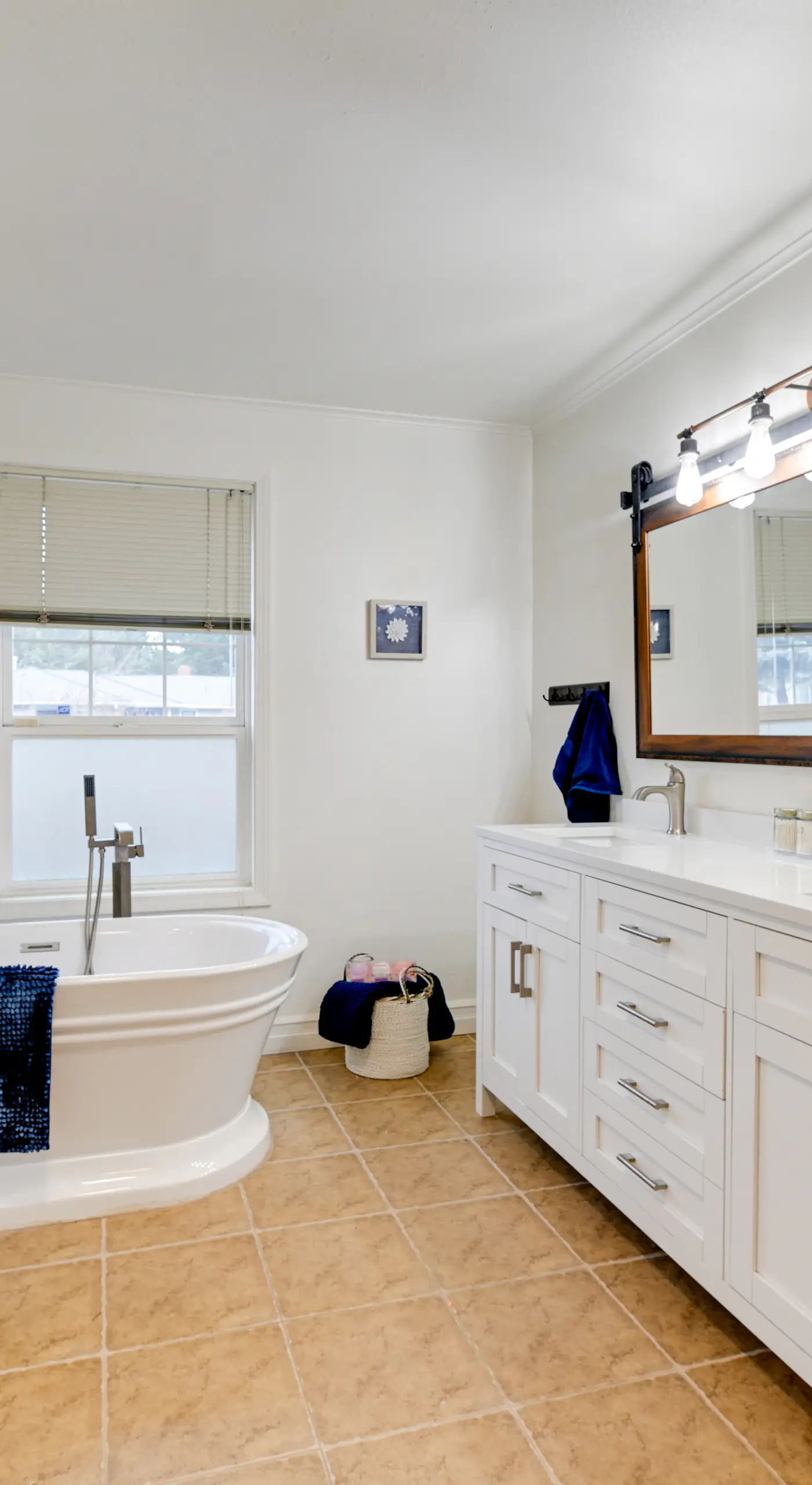 Spacious Grants Pass Home w/ Hot Tub & River Views