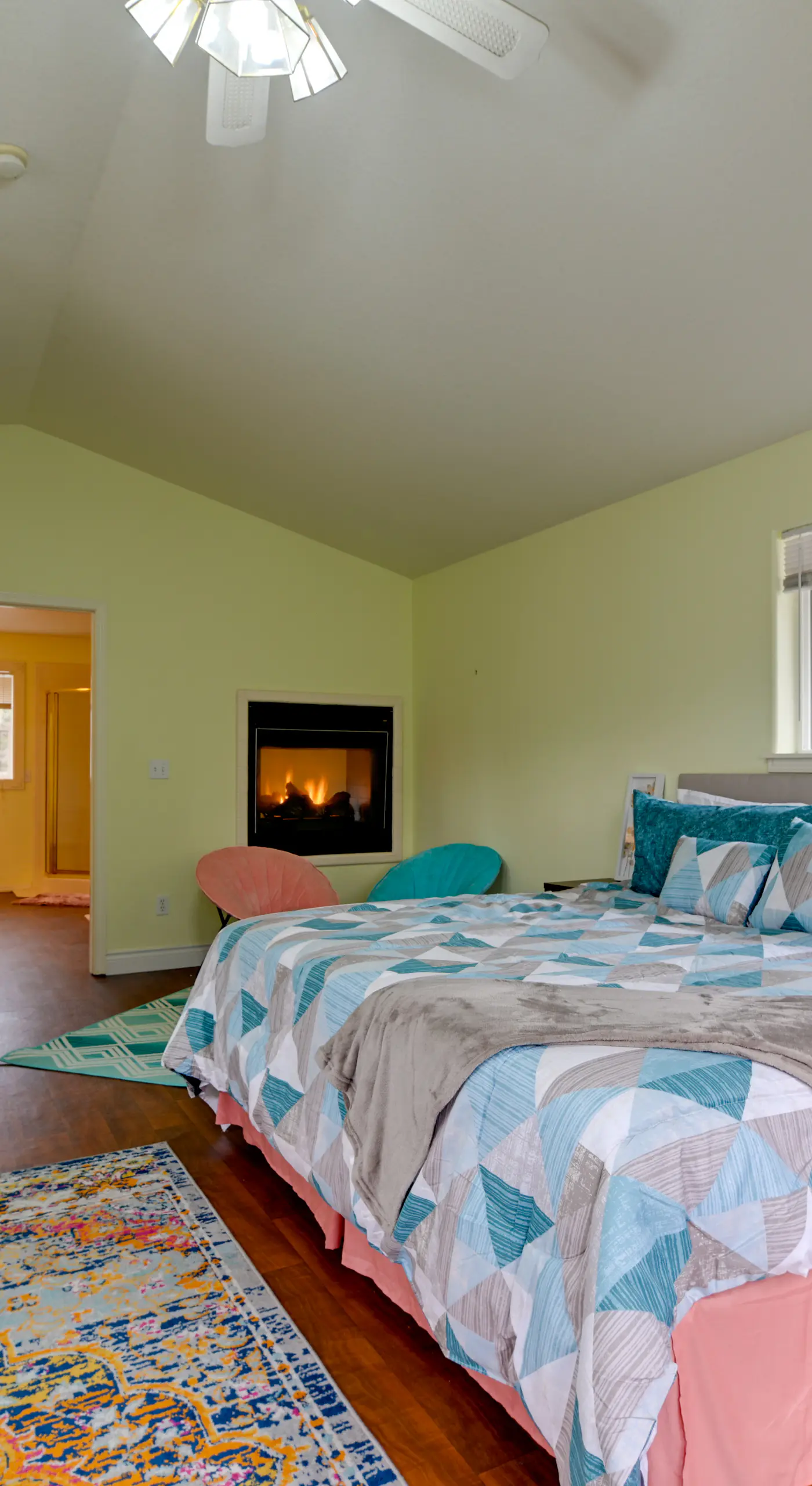 Spacious Grants Pass Home w/ Hot Tub & River Views