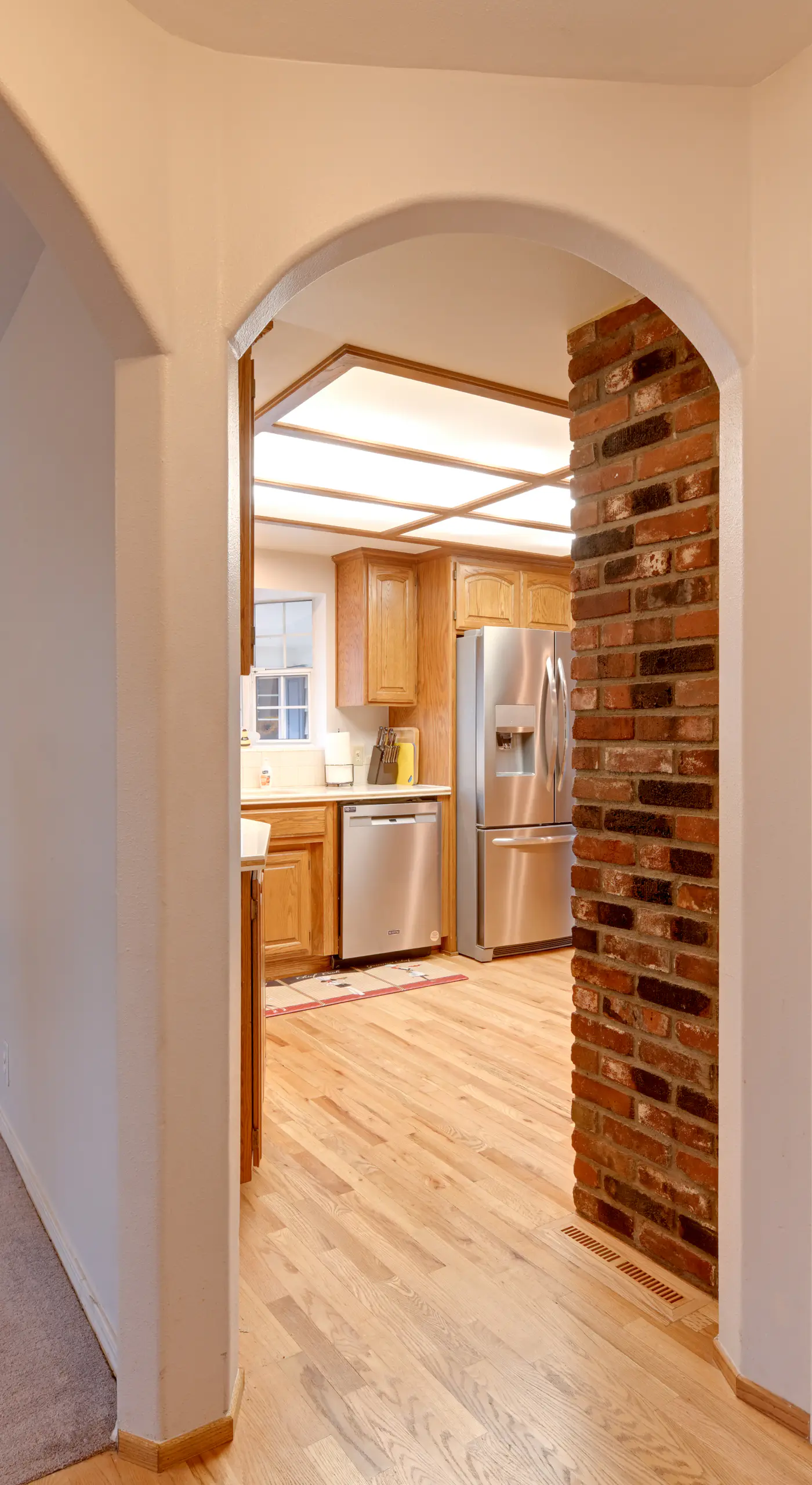 Spacious Grants Pass Home w/ Hot Tub & River Views