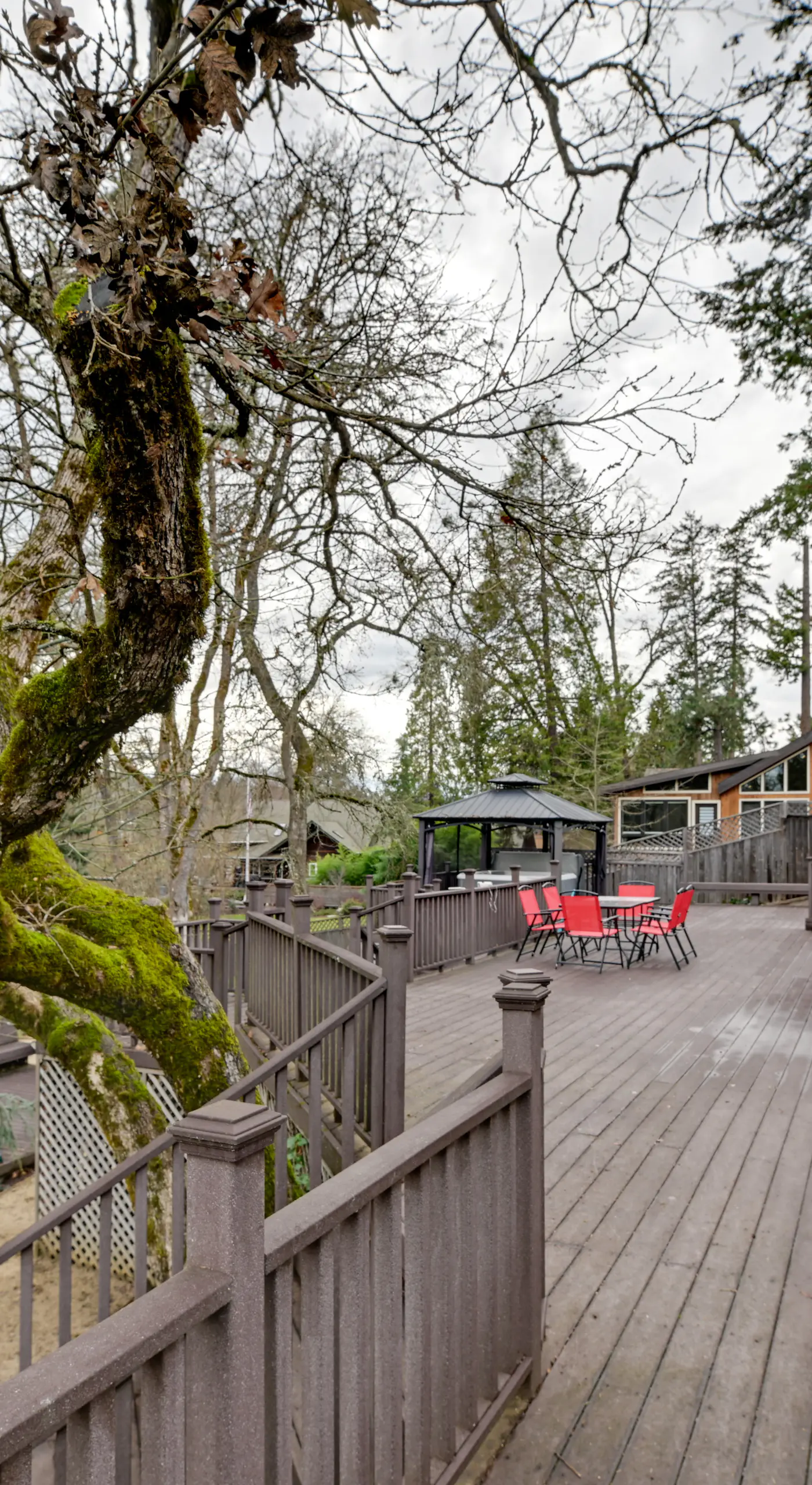 Spacious Grants Pass Home w/ Hot Tub & River Views