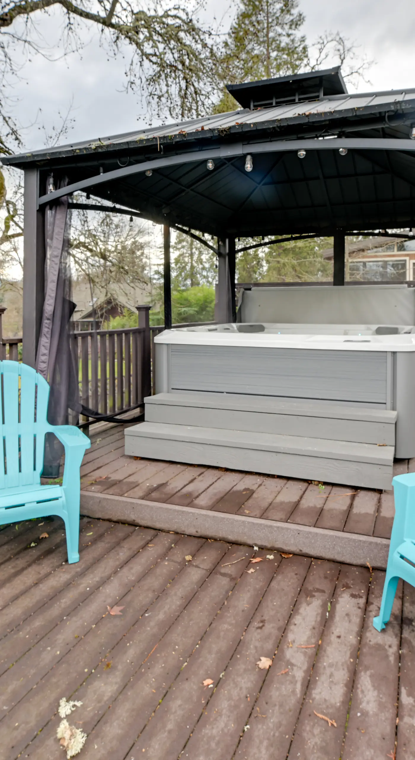 Spacious Grants Pass Home w/ Hot Tub & River Views
