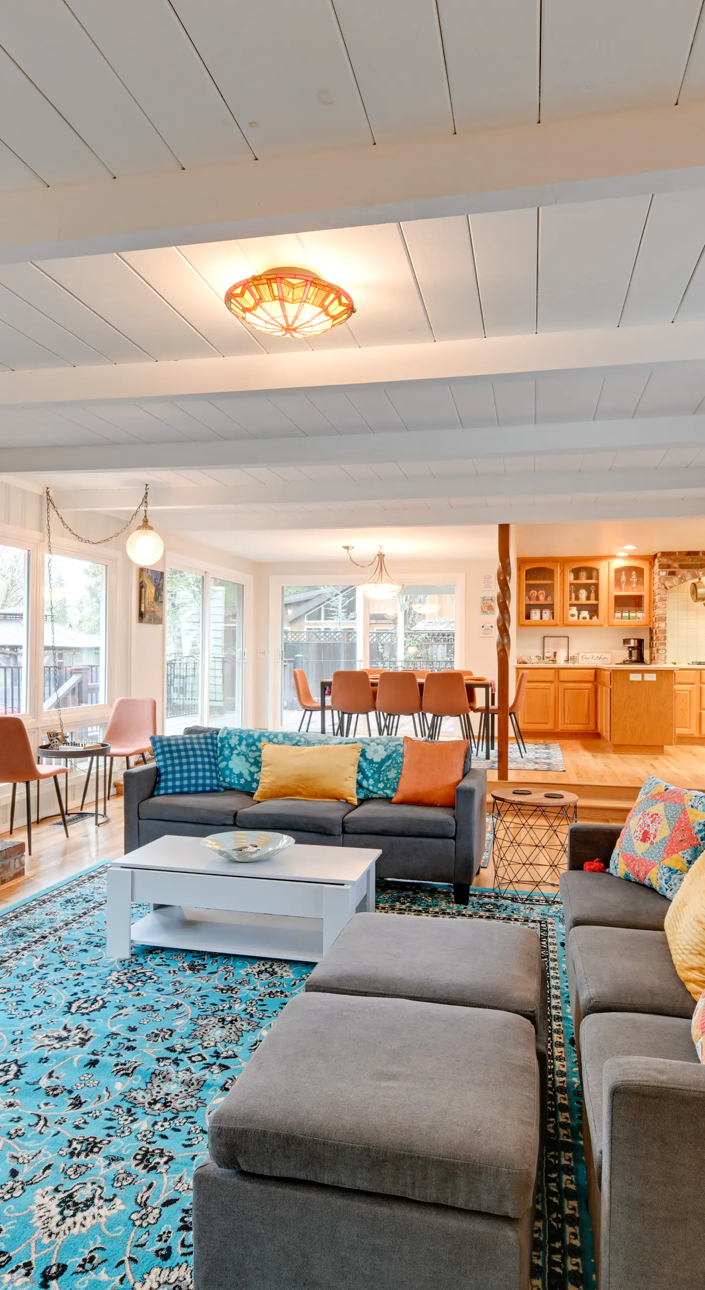 Spacious Grants Pass Home w/ Hot Tub & River Views
