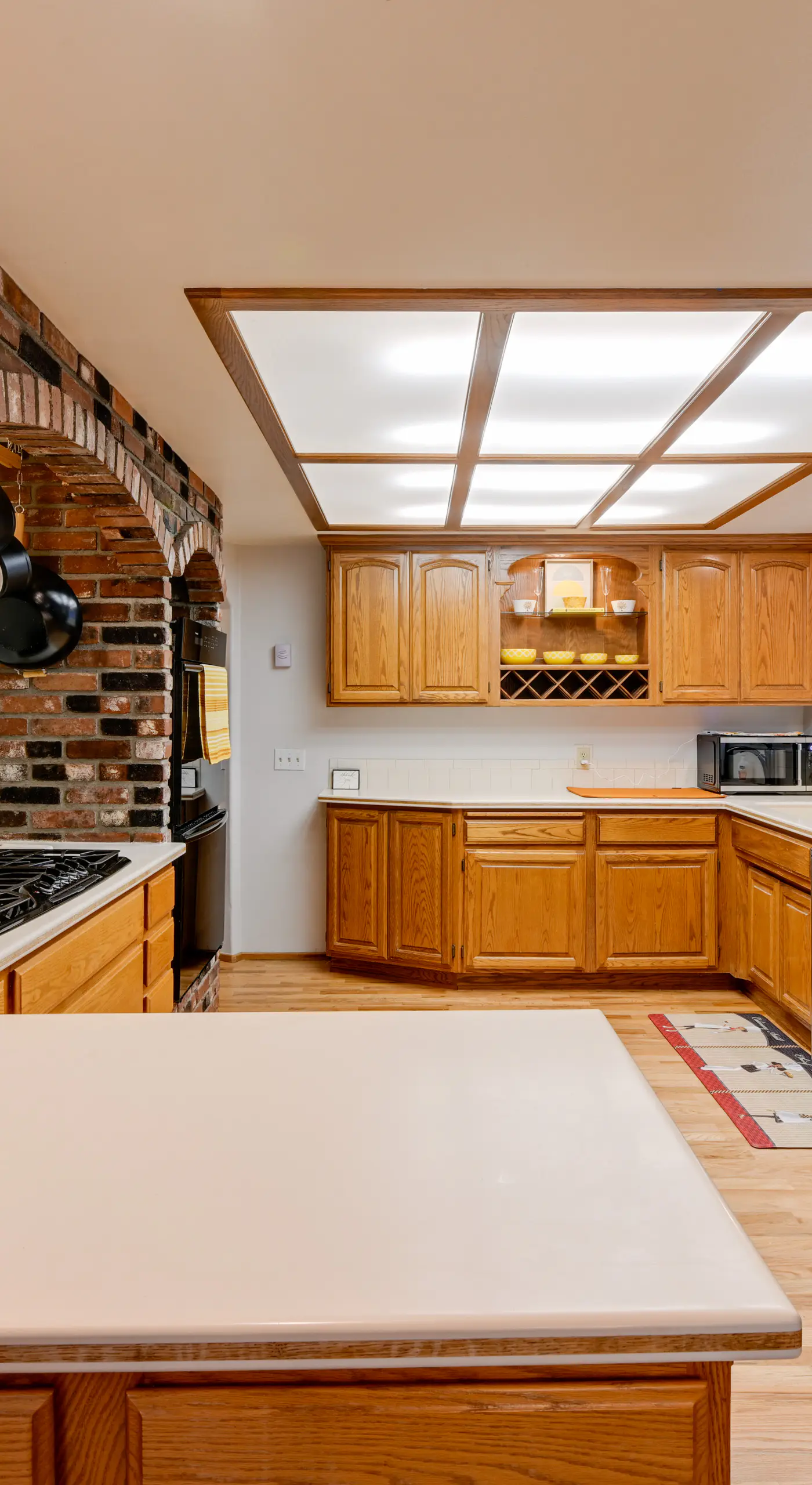 Spacious Grants Pass Home w/ Hot Tub & River Views