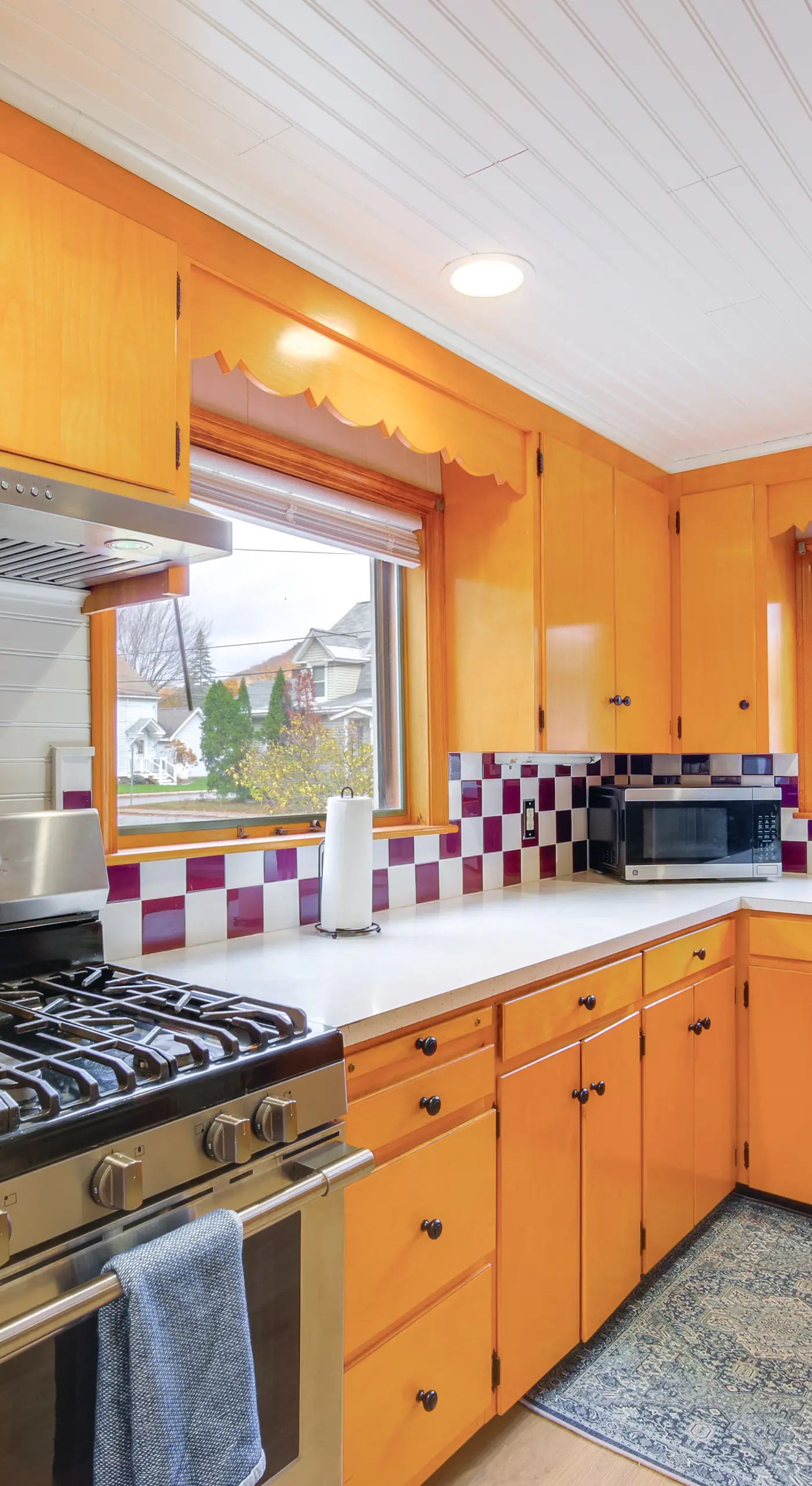 Comfortable Lincoln Home: Walk to Main Street!
